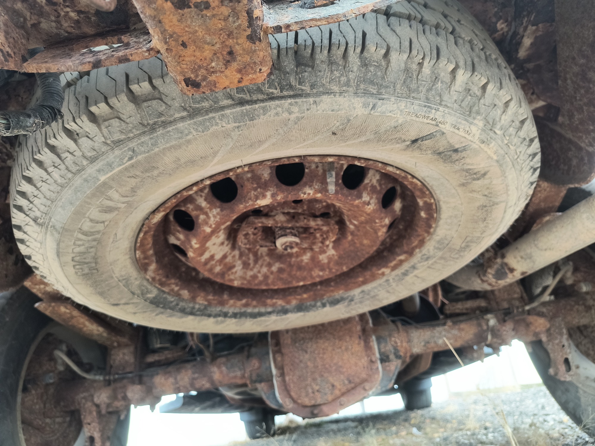 2004 ford f-150 xl-supercab-4wd with 217438 miles for sale near Elk River, Minnesota 106666_27_spare_tire.jpg