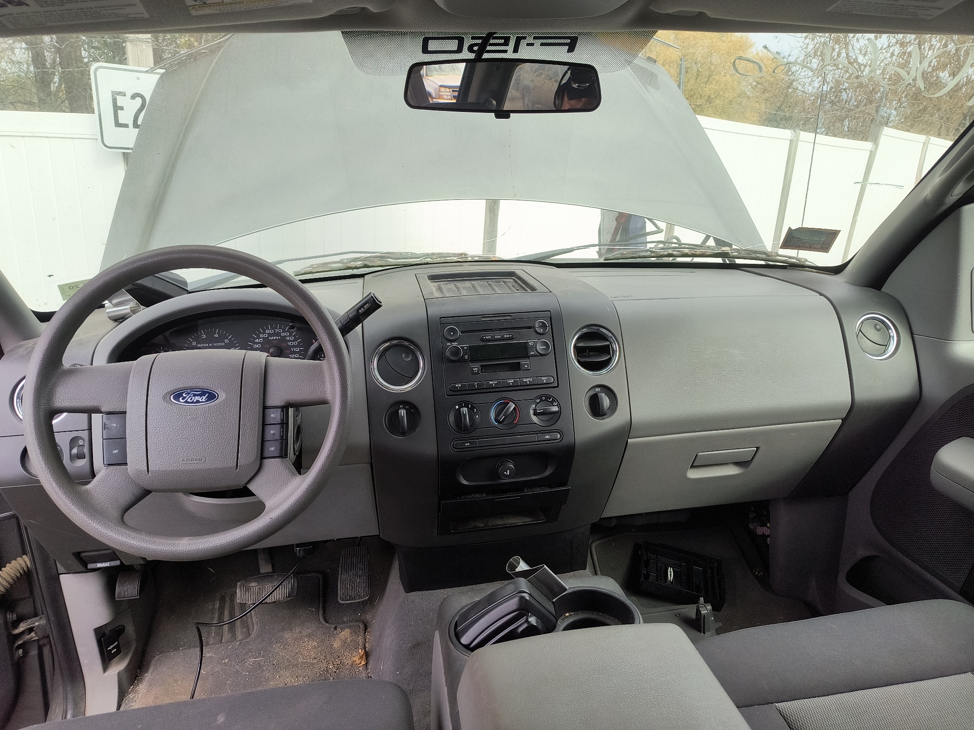 2004 ford f-150 xl-supercab-4wd with 217438 miles for sale near Elk River, Minnesota 106666_34_whole_dash.jpg