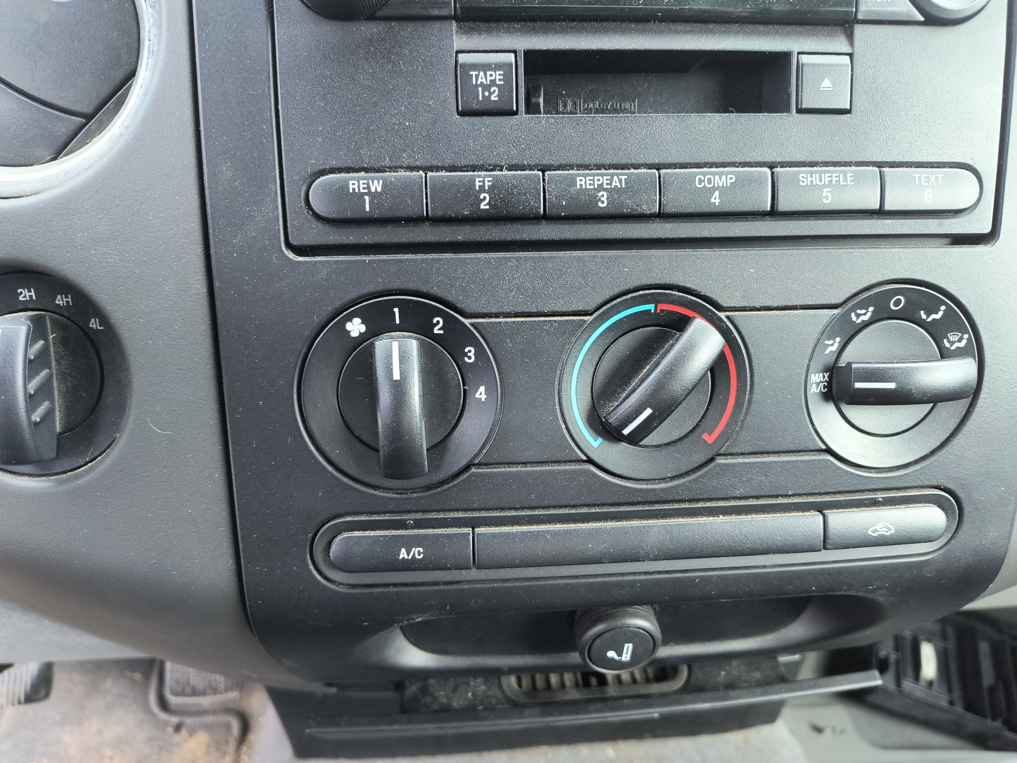 2004 ford f-150 xl-supercab-4wd with 217438 miles for sale near Elk River, Minnesota 106666_40_climate_control.jpg