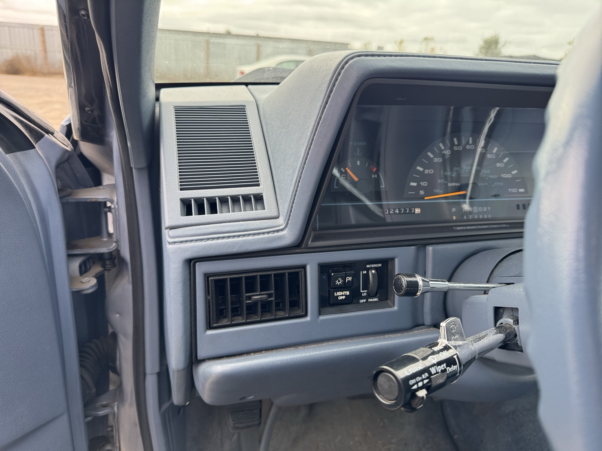 1996 oldsmobile ciera sl-1sc with 24778 miles for sale near Elk River, Minnesota 106667_37_left_of_steering_wheel.jpg