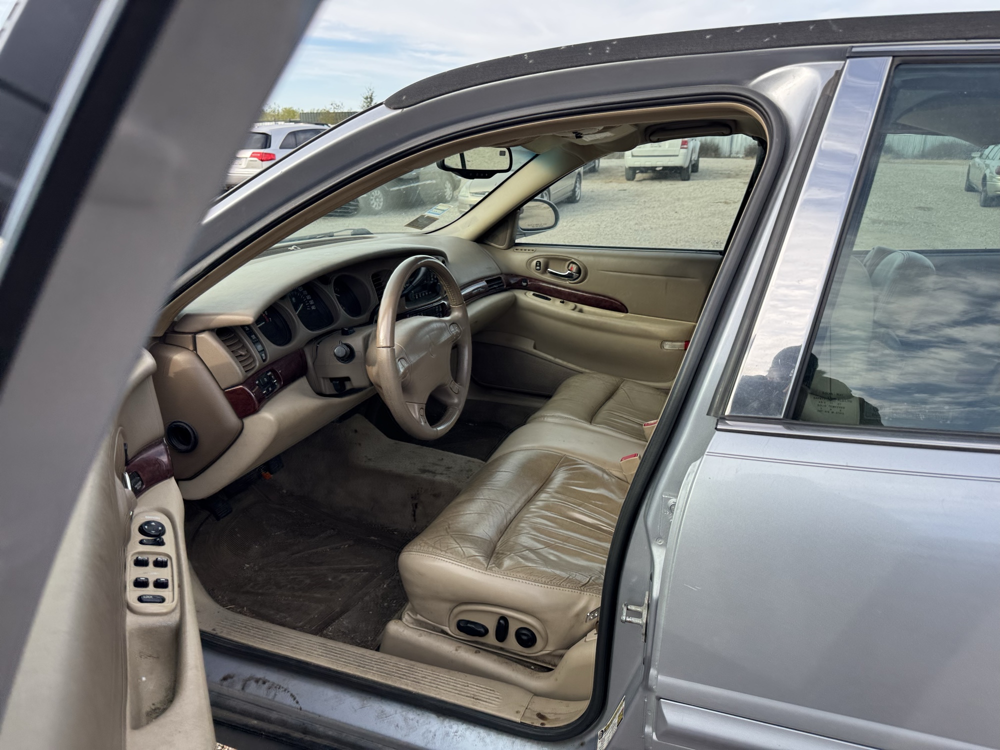2005 buick lesabre limited with 211419 miles for sale near Elk River, Minnesota 106668_22_driver_seat.jpg