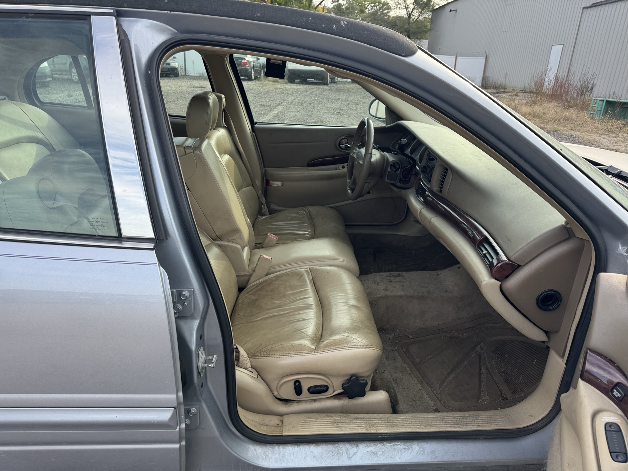 2005 buick lesabre limited with 211419 miles for sale near Elk River, Minnesota 106668_31_passenger_seat.jpg