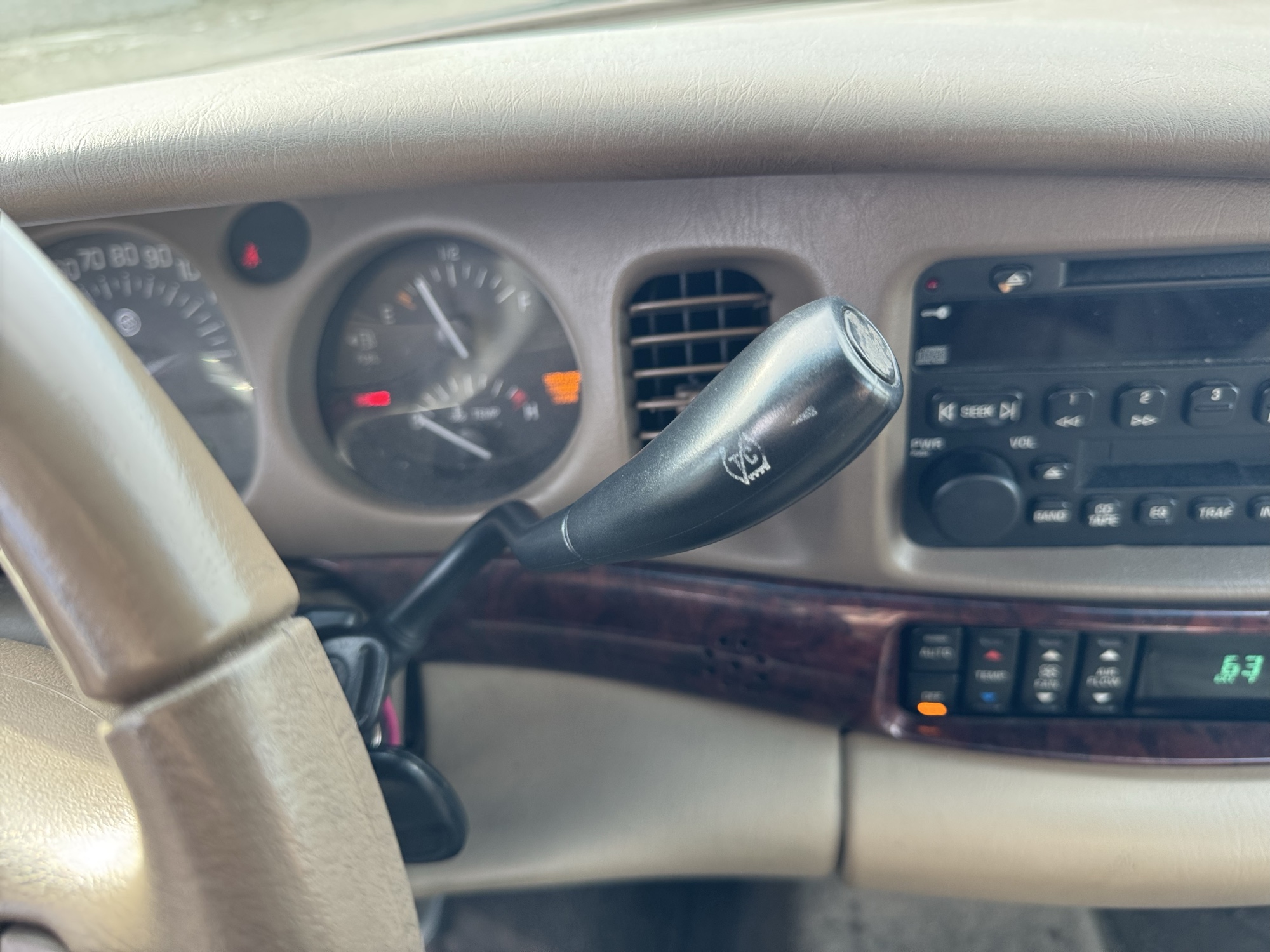 2005 buick lesabre limited with 211419 miles for sale near Elk River, Minnesota 106668_41_shifter.jpg