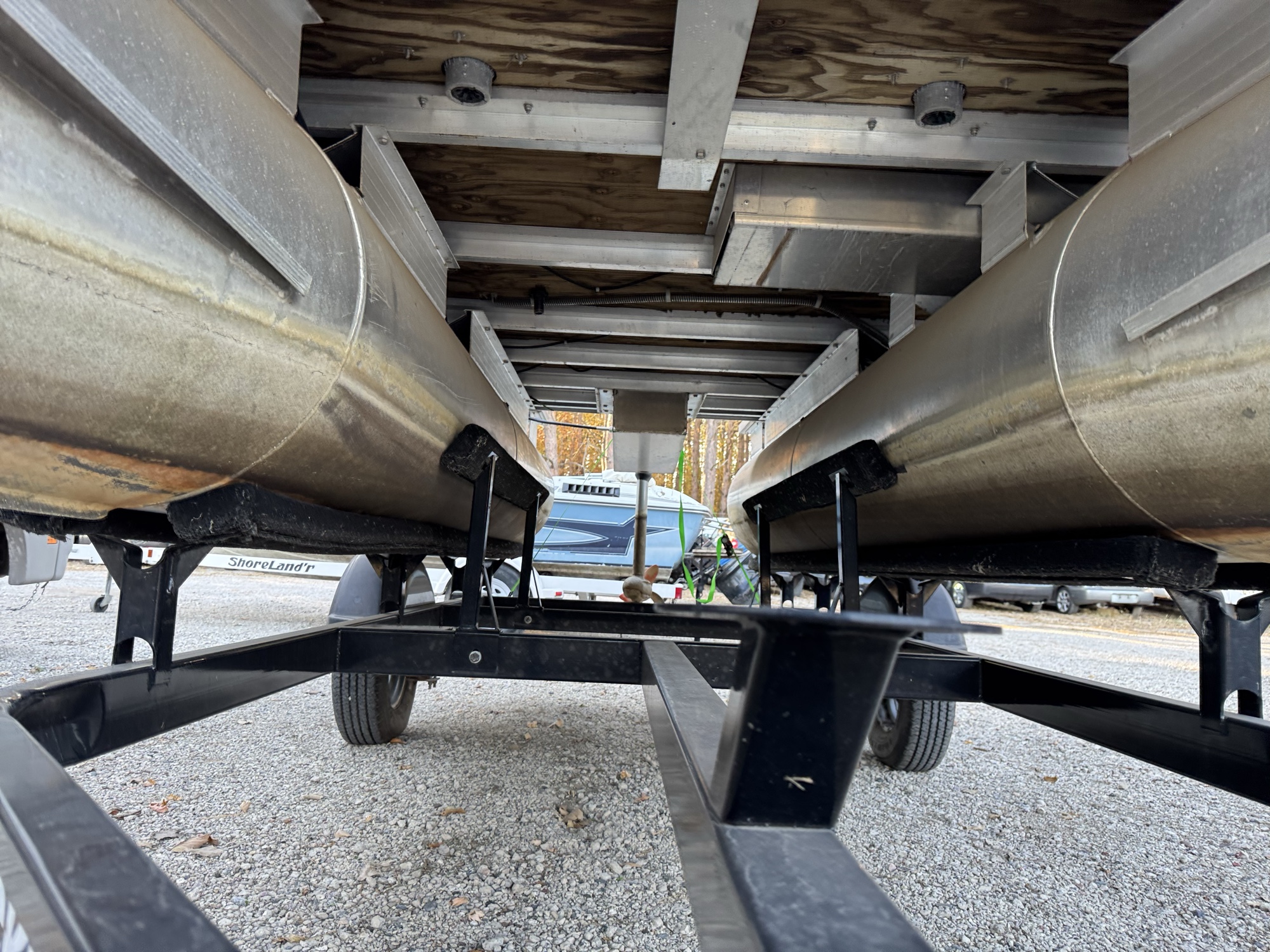 2015 suntracker bb16e for sale near Elk River, Minnesota 106669_16_undercar_front.jpg