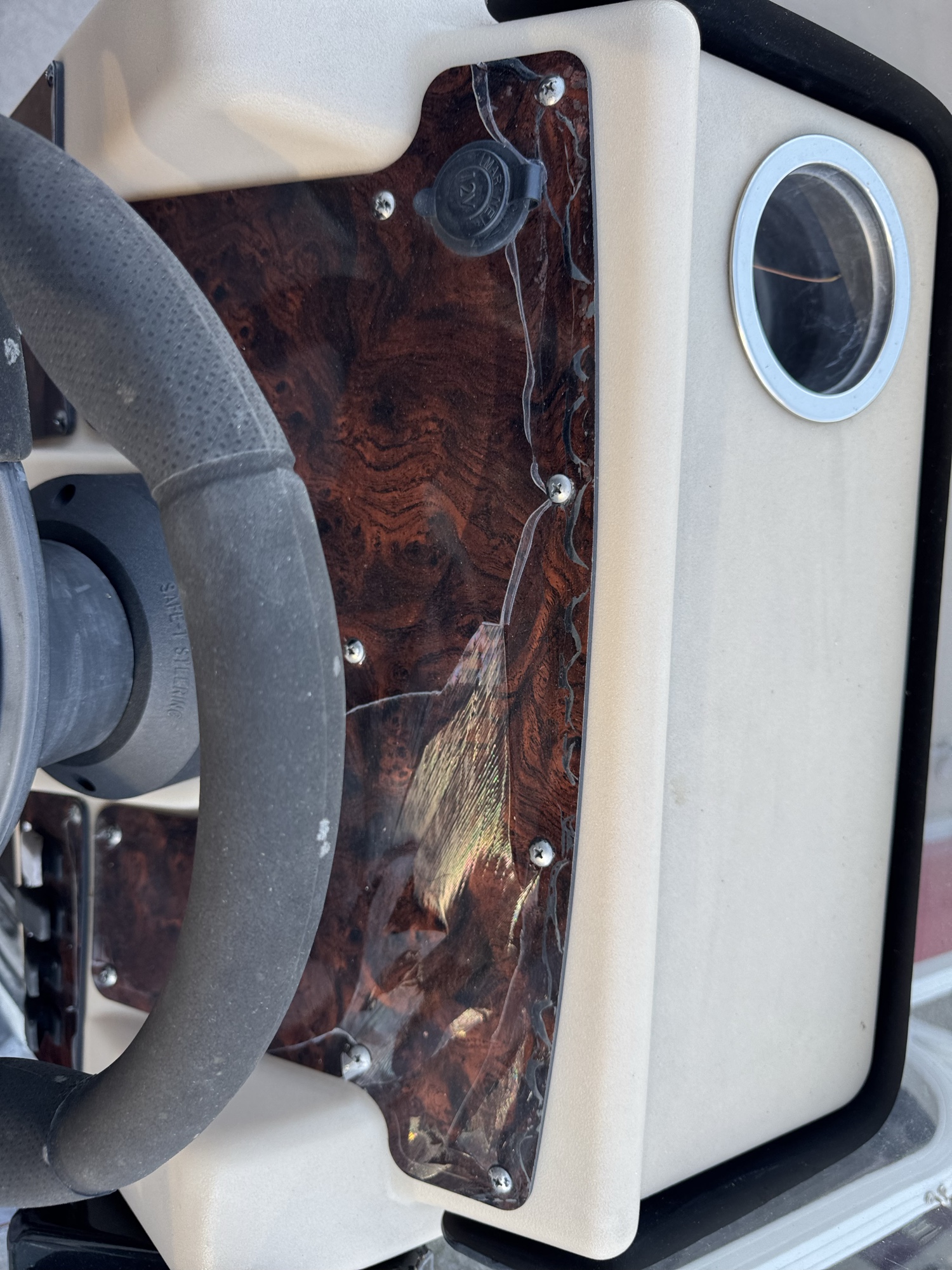 2015 suntracker bb16e for sale near Elk River, Minnesota 106669_43_gauge_cluster.jpg