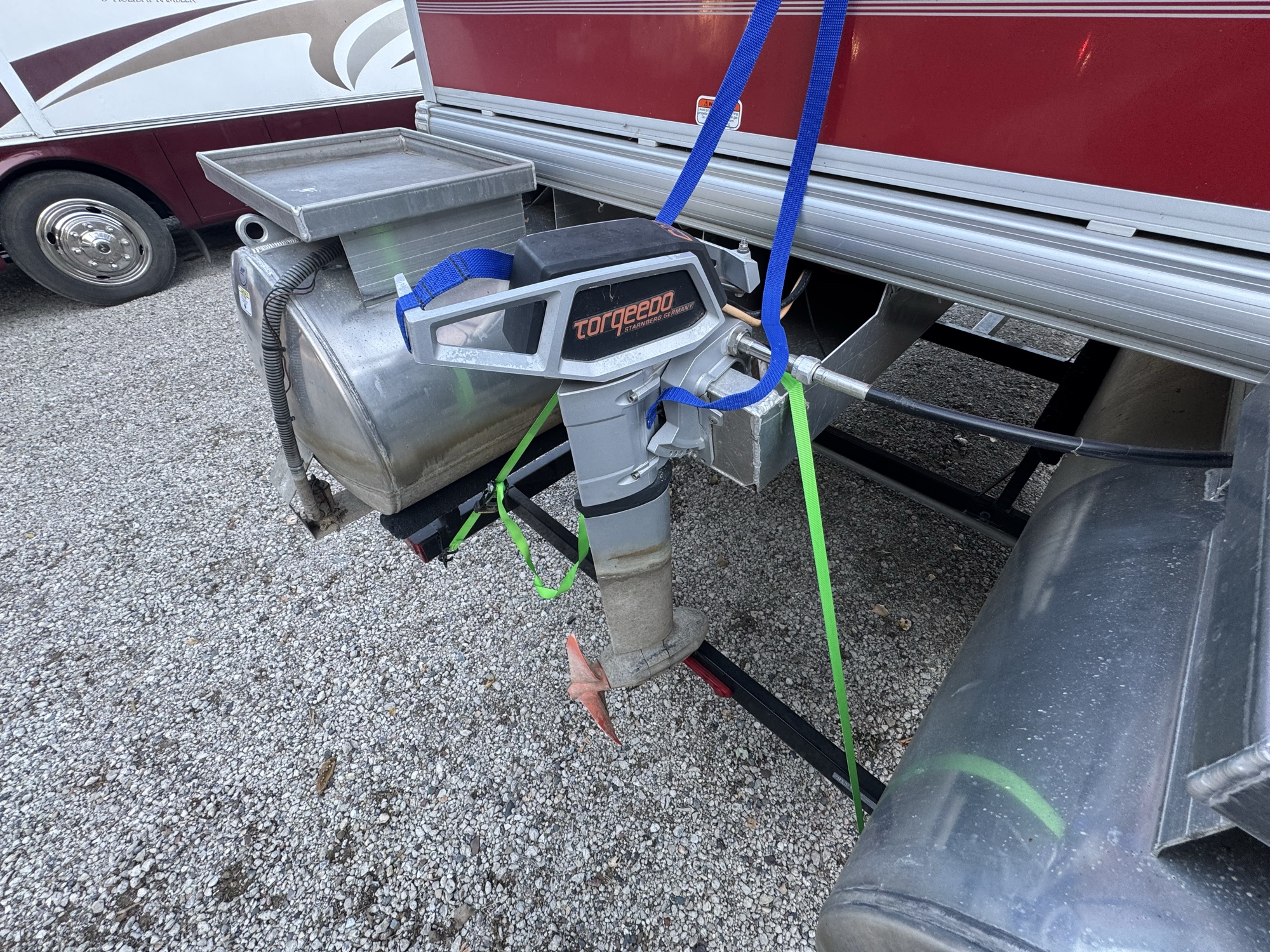 2015 suntracker bb16e for sale near Elk River, Minnesota 106669_49_engine_bay.jpg