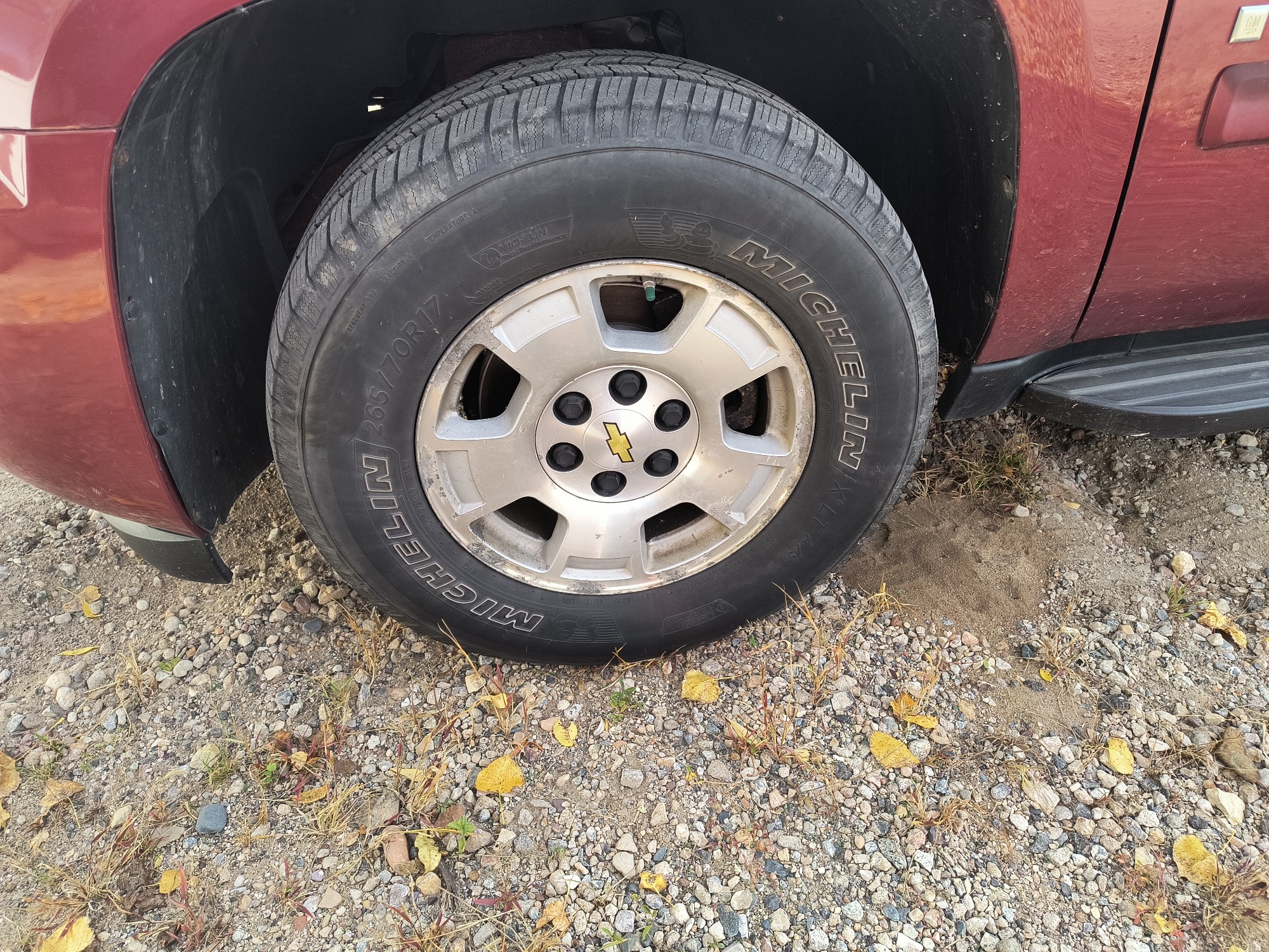 2007 chevrolet suburban lt1-1500-4wd with 240849 miles for sale near Elk River, Minnesota 106670_12_drv_front_wheel.jpg