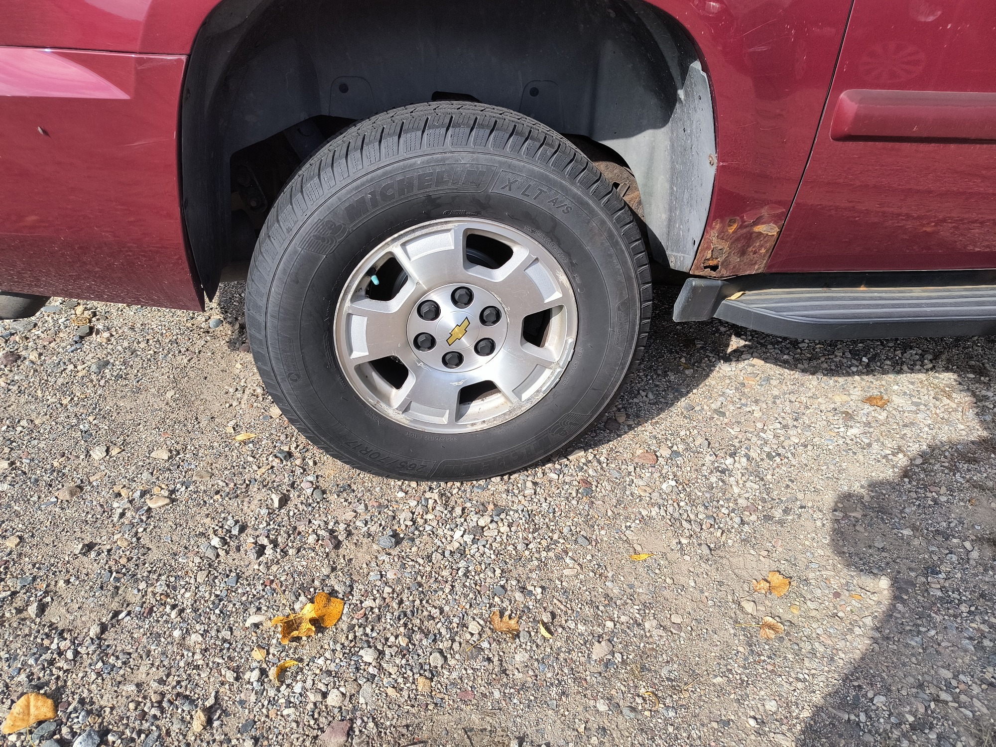 2007 chevrolet suburban lt1-1500-4wd with 240849 miles for sale near Elk River, Minnesota 106670_14_rear_pass_wheel.jpg