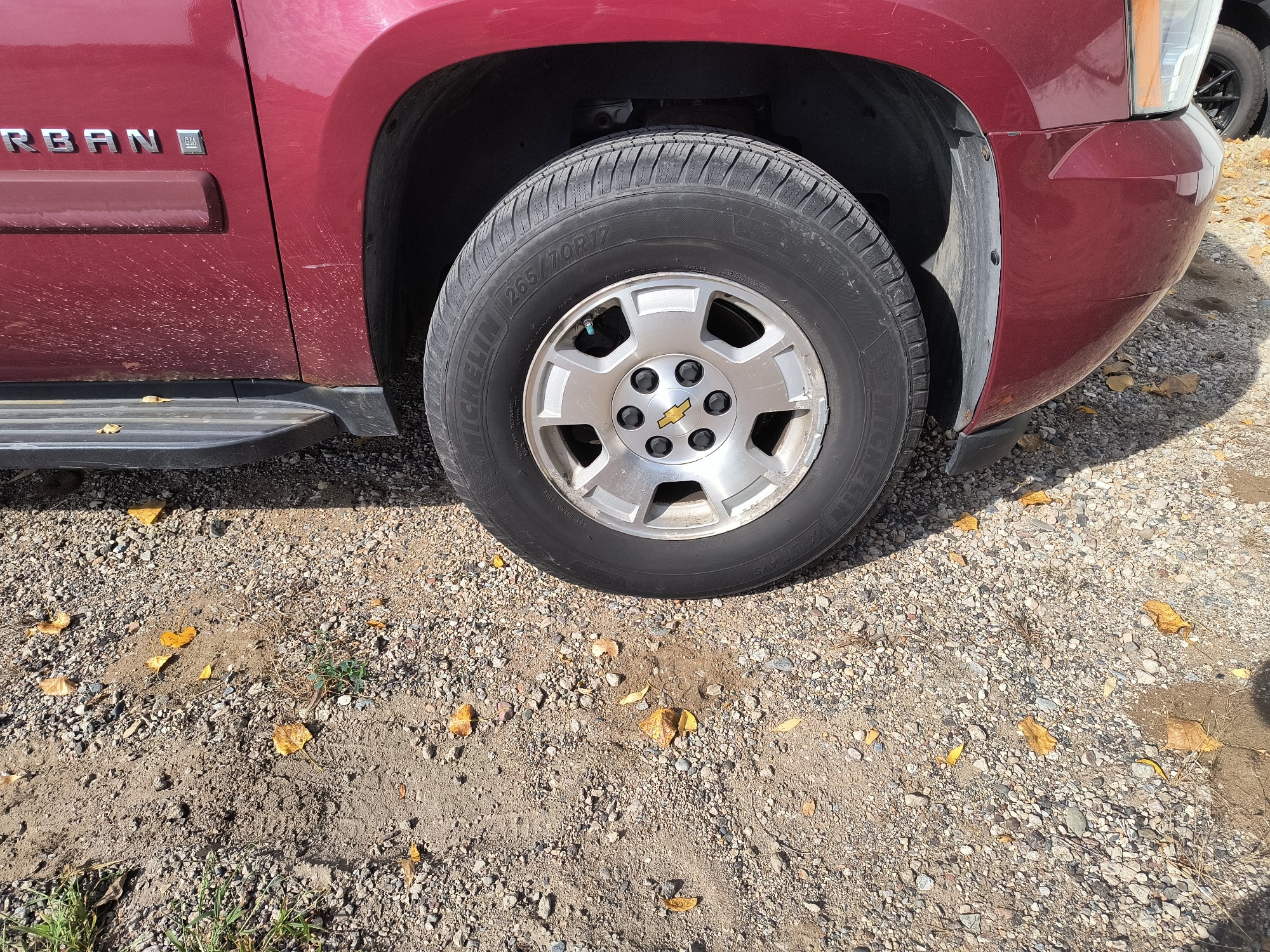 2007 chevrolet suburban lt1-1500-4wd with 240849 miles for sale near Elk River, Minnesota 106670_15_front_pass_wheel.jpg