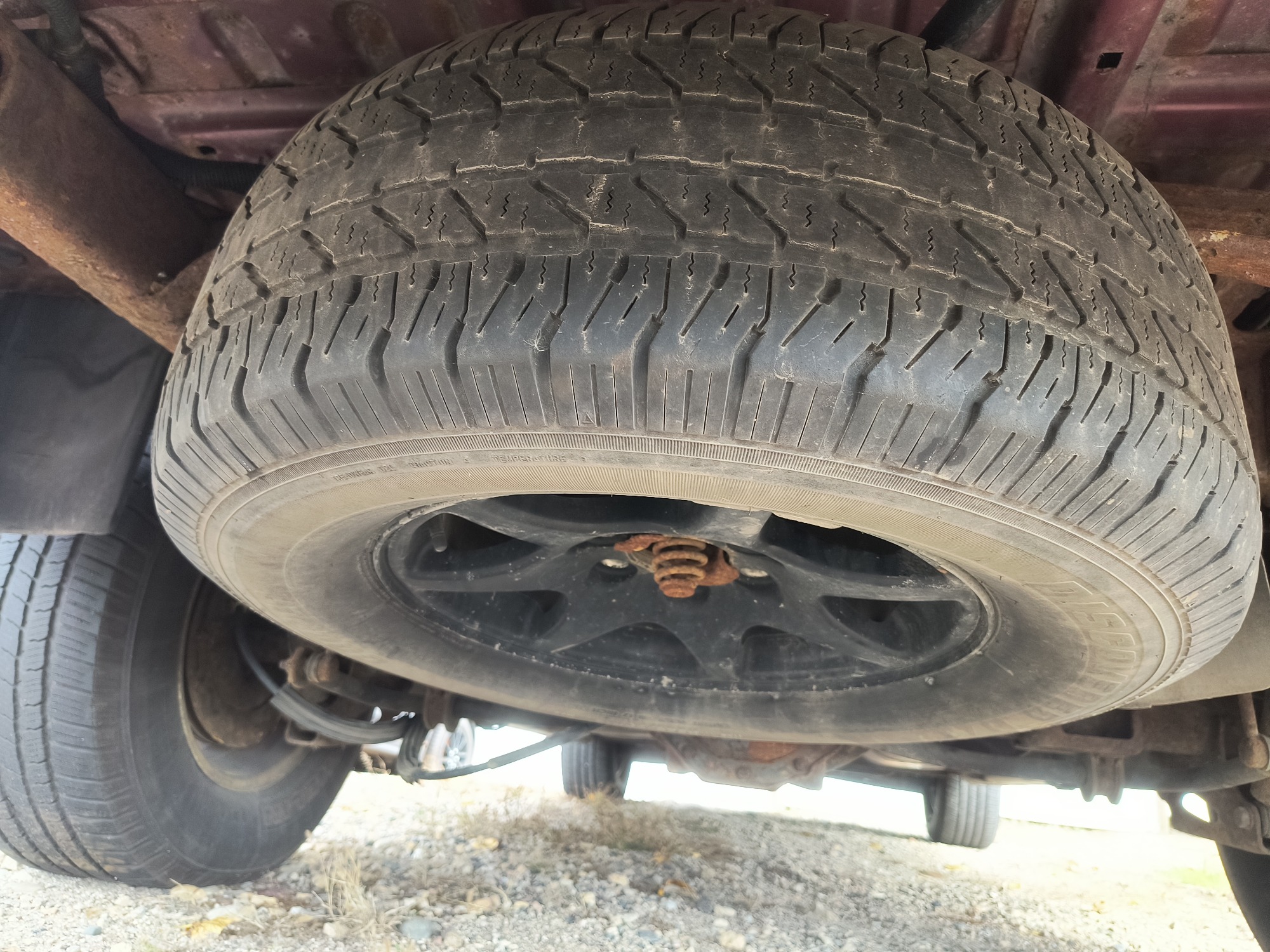 2007 chevrolet suburban lt1-1500-4wd with 240849 miles for sale near Elk River, Minnesota 106670_27_spare_tire.jpg