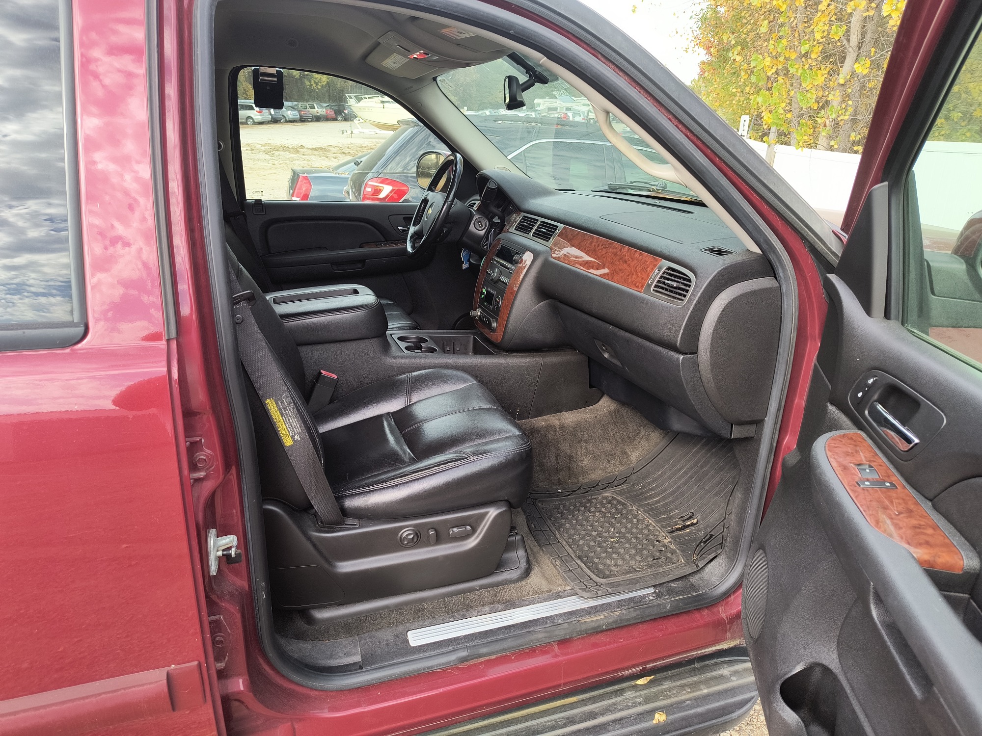 2007 chevrolet suburban lt1-1500-4wd with 240849 miles for sale near Elk River, Minnesota 106670_31_passenger_seat.jpg