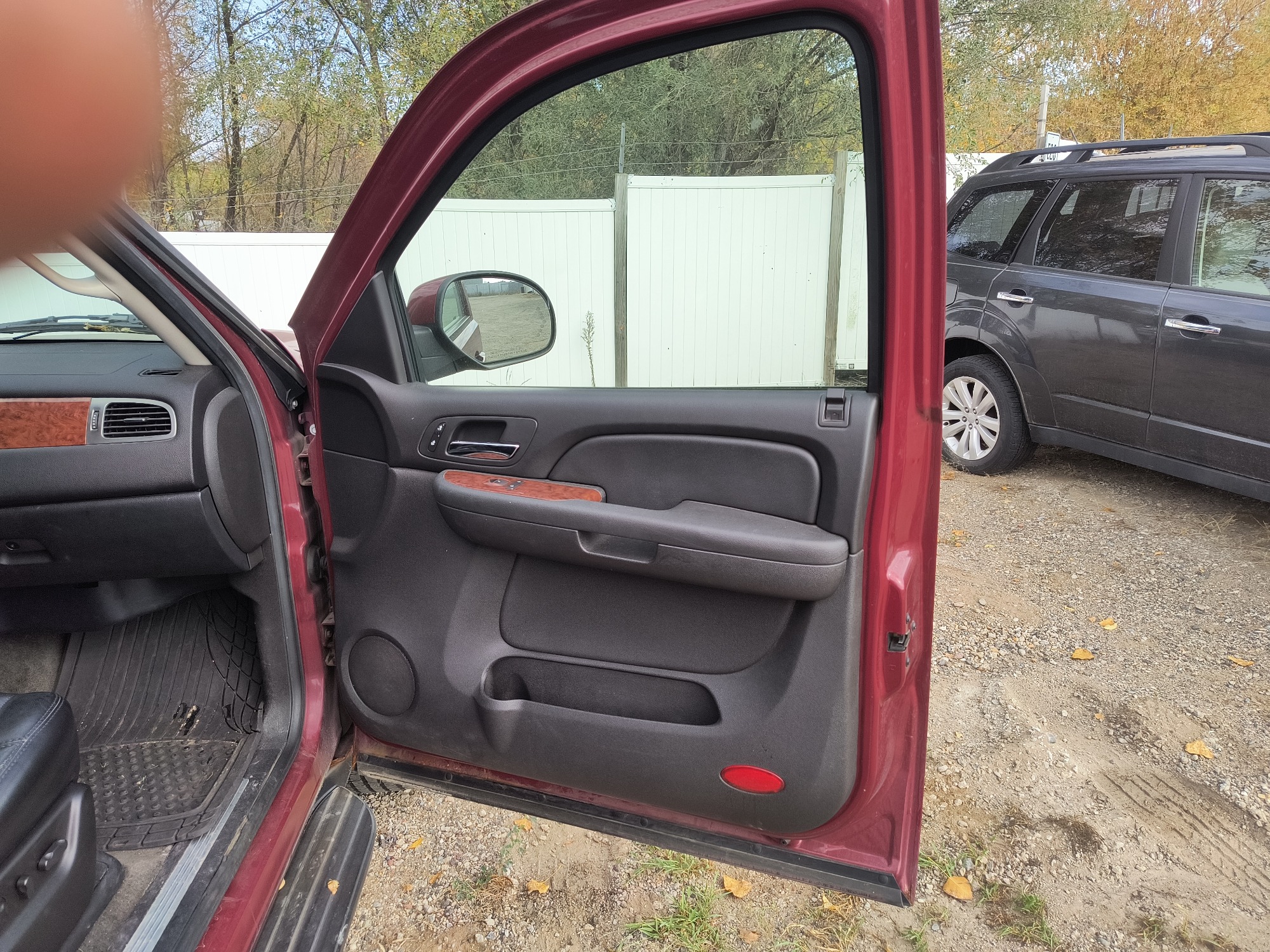 2007 chevrolet suburban lt1-1500-4wd with 240849 miles for sale near Elk River, Minnesota 106670_32_passenger_door_panel.jpg