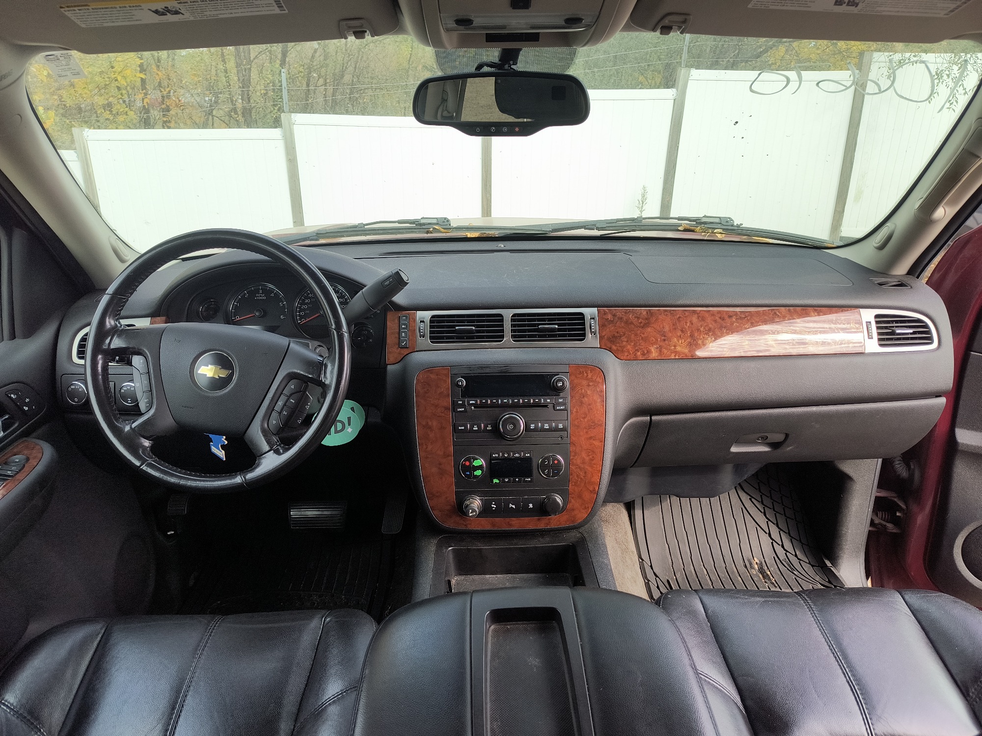 2007 chevrolet suburban lt1-1500-4wd with 240849 miles for sale near Elk River, Minnesota 106670_34_whole_dash.jpg