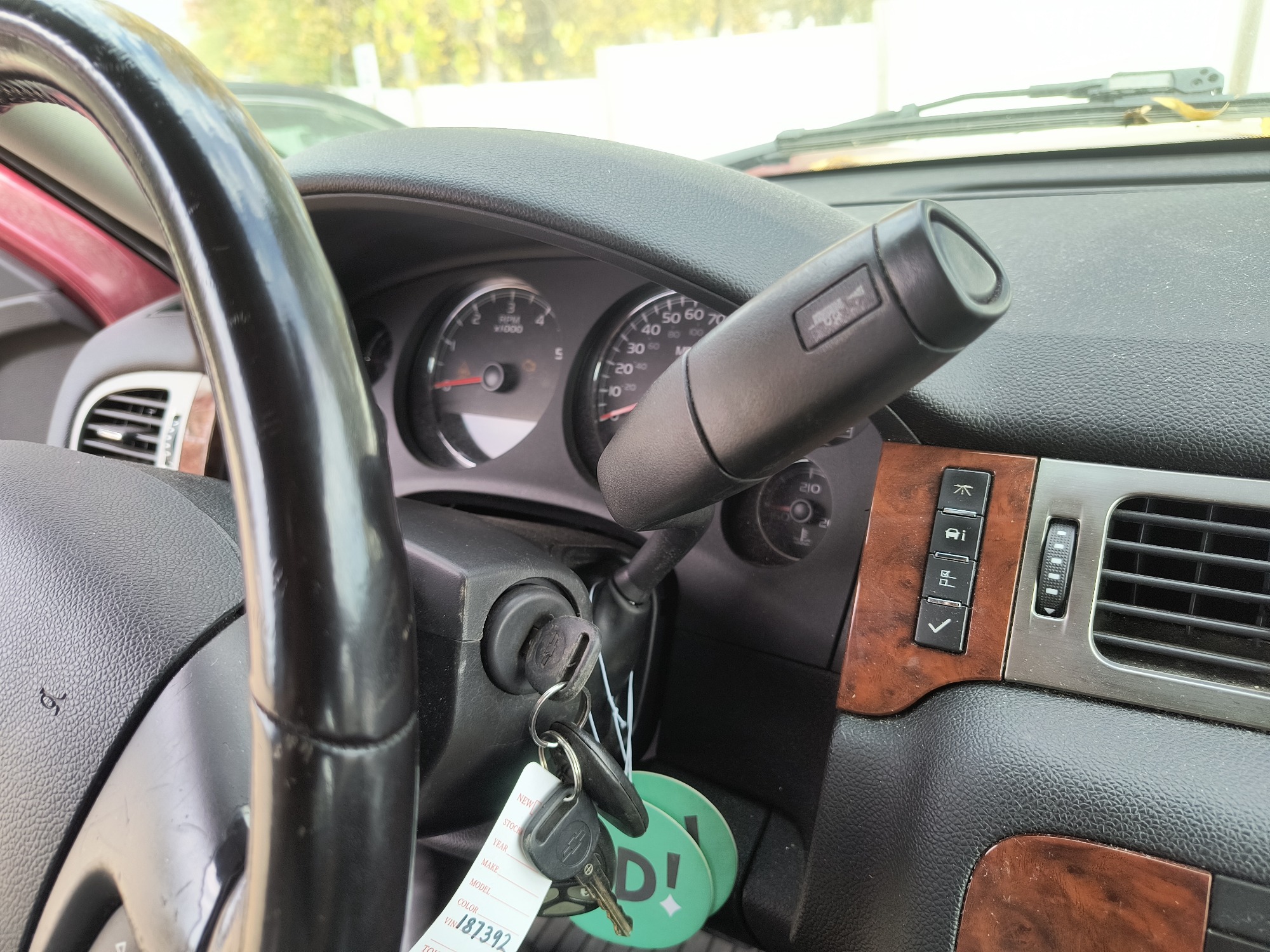 2007 chevrolet suburban lt1-1500-4wd with 240849 miles for sale near Elk River, Minnesota 106670_41_shifter.jpg