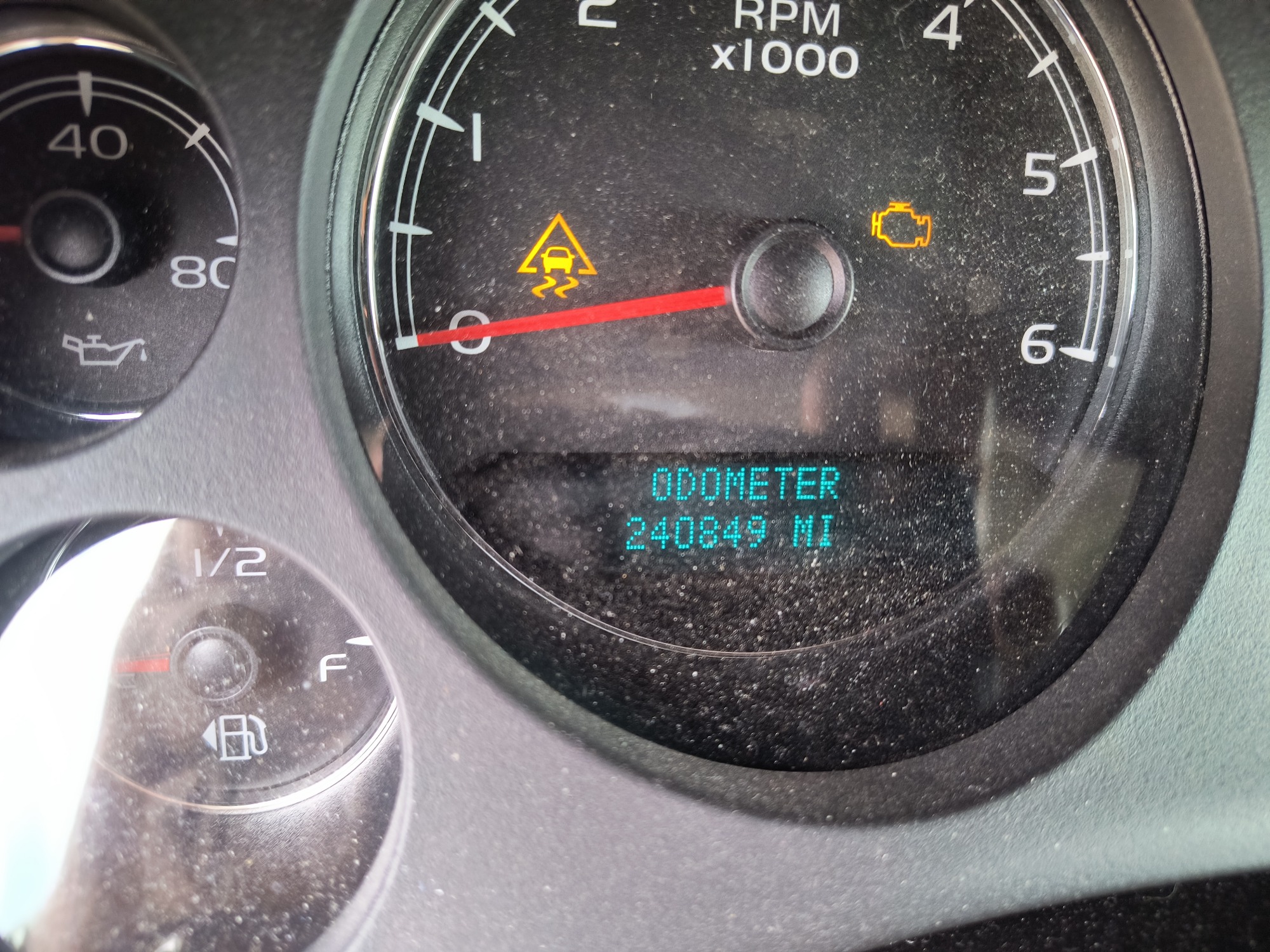 2007 chevrolet suburban lt1-1500-4wd with 240849 miles for sale near Elk River, Minnesota 106670_44_mileage_closeup.jpg