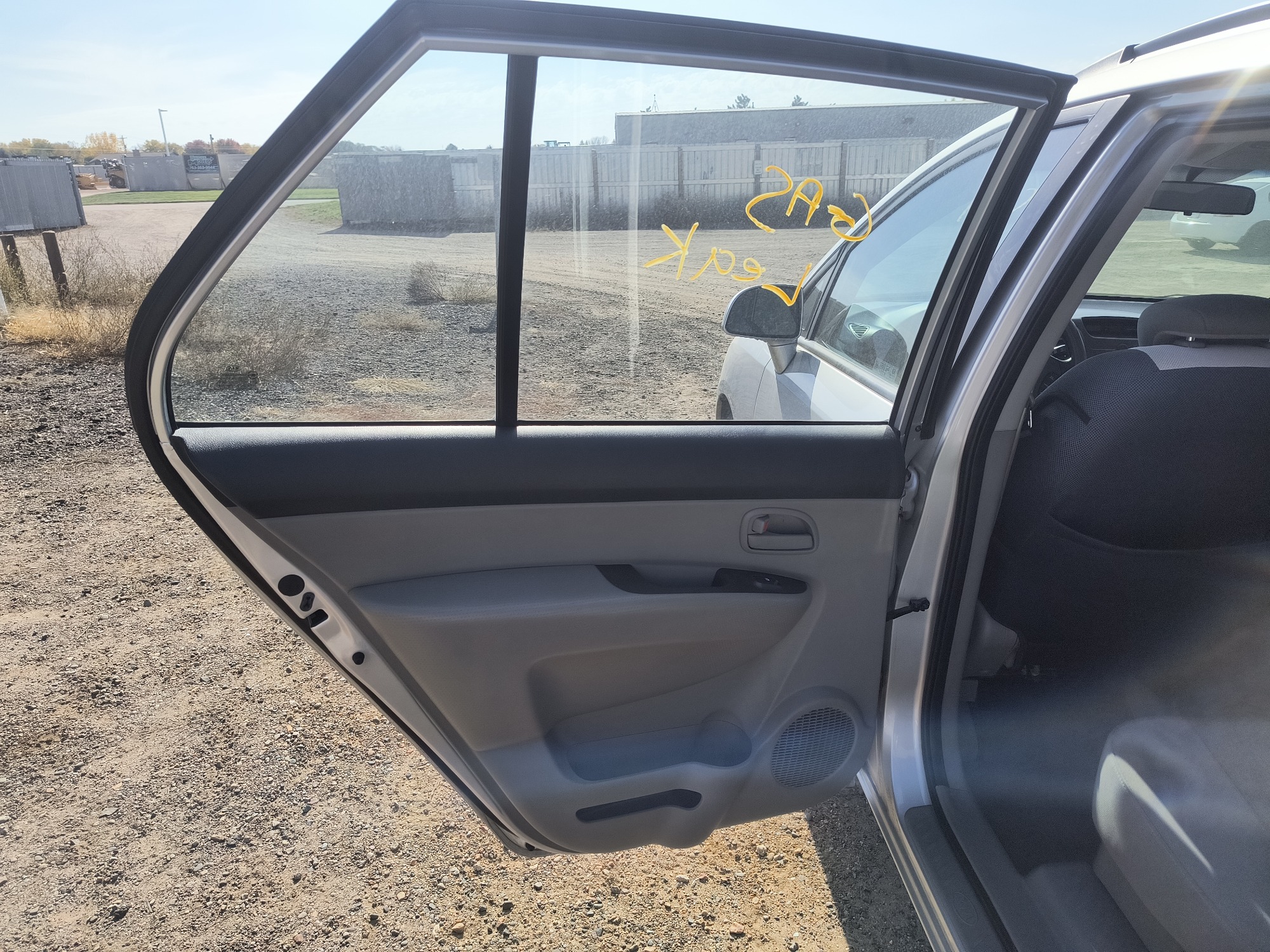 2008 kia rondo base with 108222 miles for sale near Elk River, Minnesota 106672_25_drv_rear_door_panel.jpg