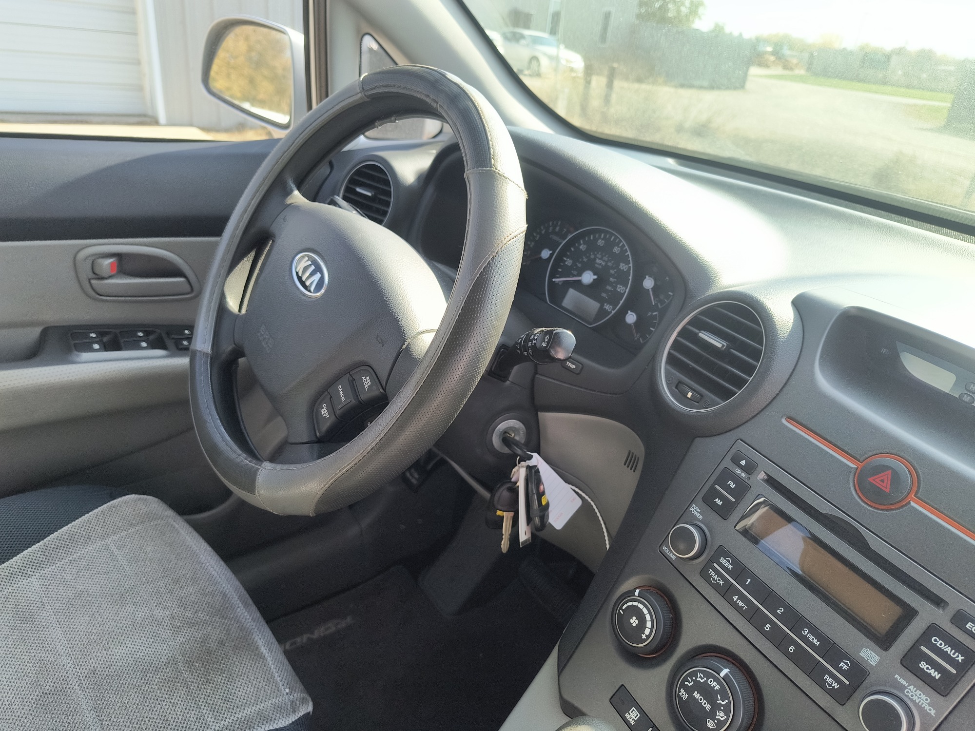 2008 kia rondo base with 108222 miles for sale near Elk River, Minnesota 106672_36_steering_wheel.jpg