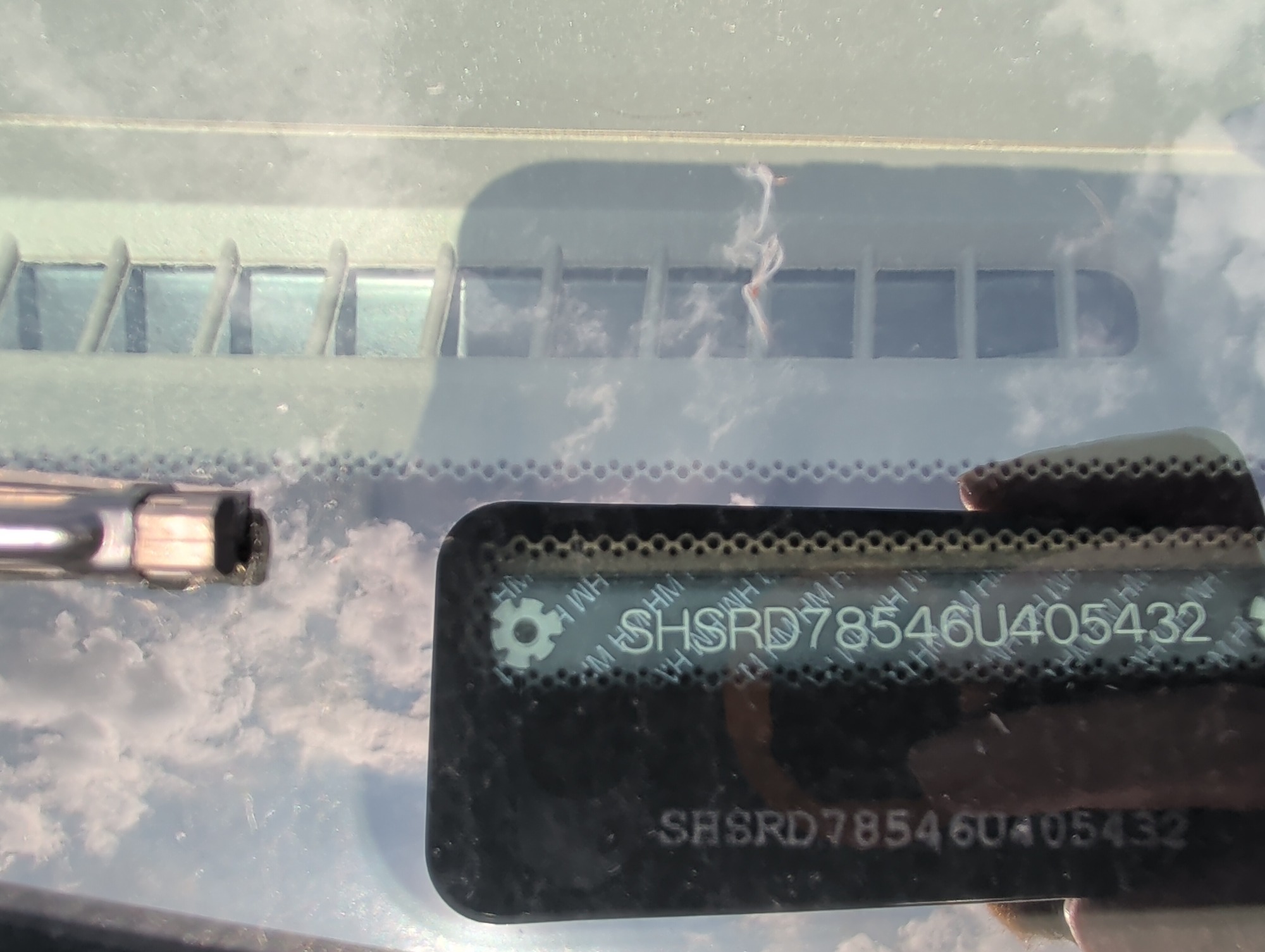 2006 honda cr-v lx-4wd-at with 52124 miles for sale near Elk River, Minnesota 106673_48_windshield_vin_plate.jpg