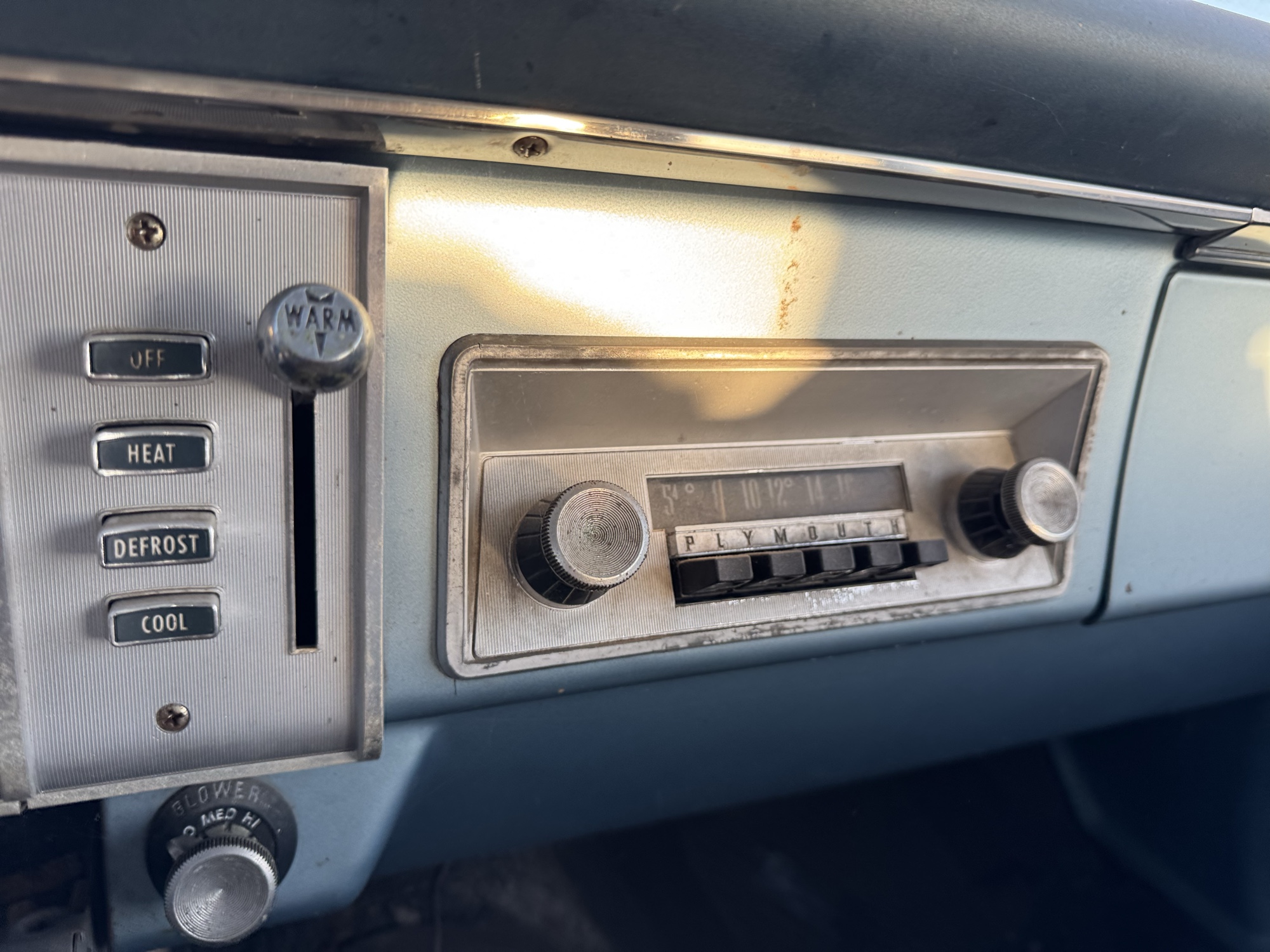 1964 plymouth belvedere with 104130 miles for sale near Elk River, Minnesota 106675_39_radio_closeup.jpg
