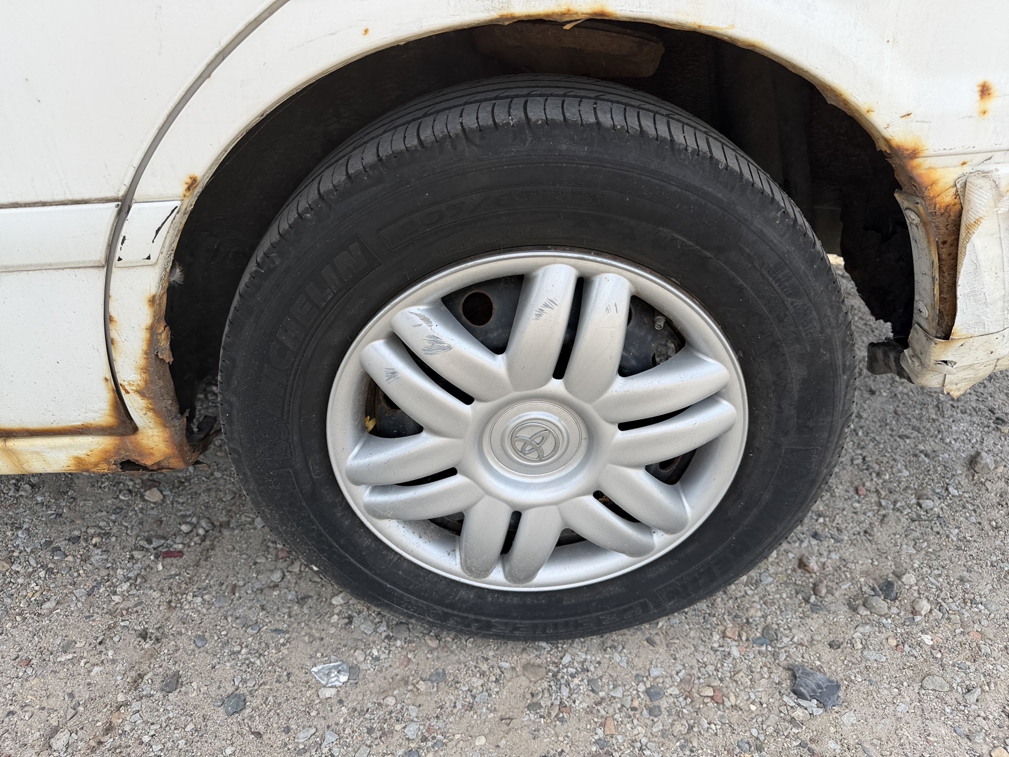 2000 toyota camry ce with 130717 miles for sale near Elk River, Minnesota 106676_13_rear_drv_wheel.jpg