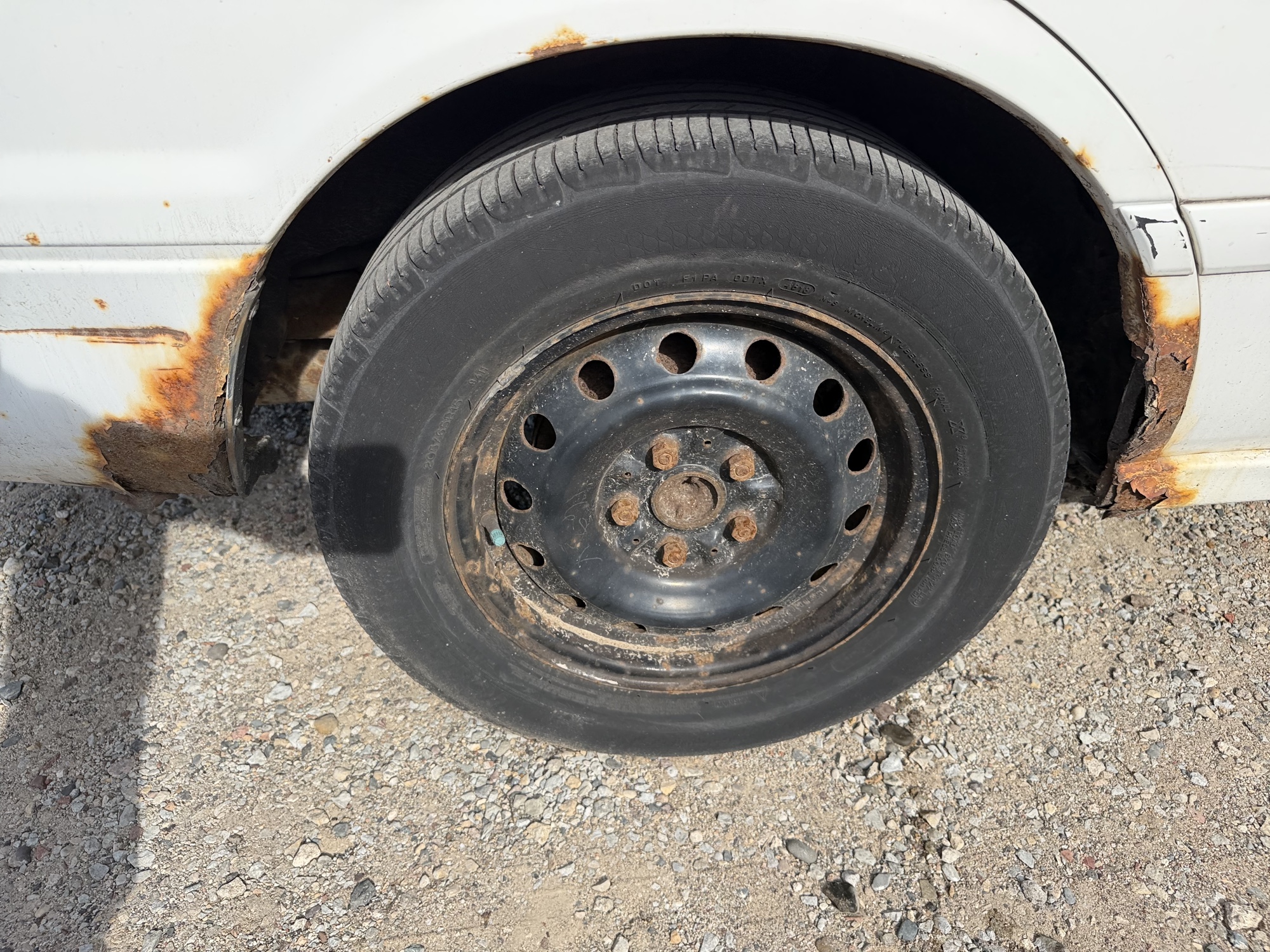 2000 toyota camry ce with 130717 miles for sale near Elk River, Minnesota 106676_14_rear_pass_wheel.jpg