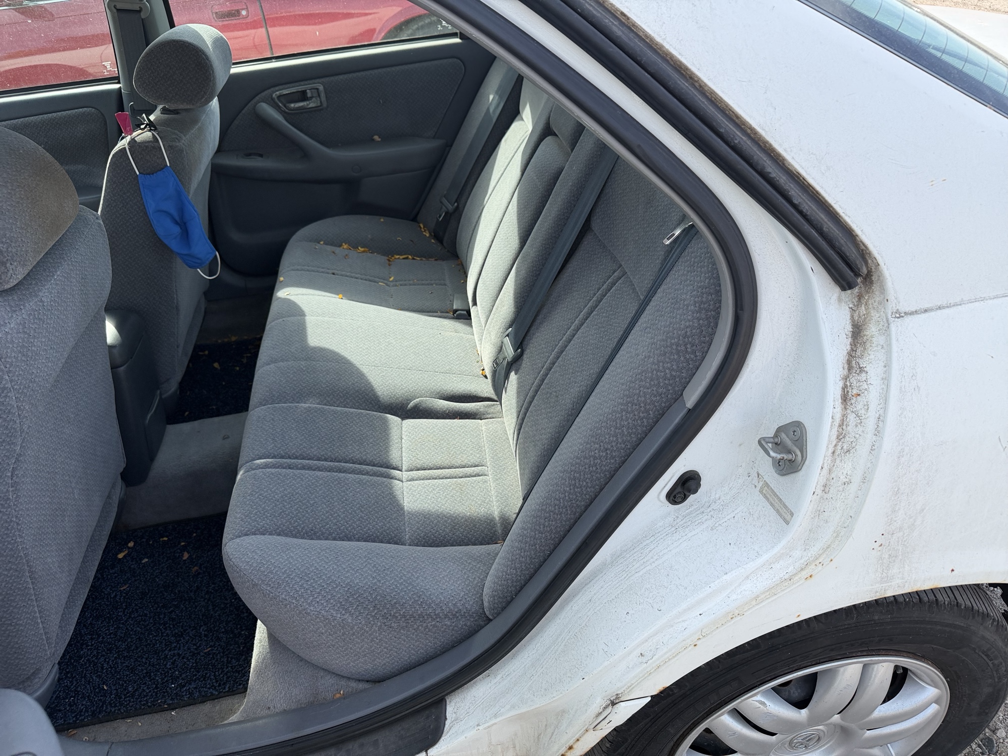 2000 toyota camry ce with 130717 miles for sale near Elk River, Minnesota 106676_24_drv_rear_seat.jpg