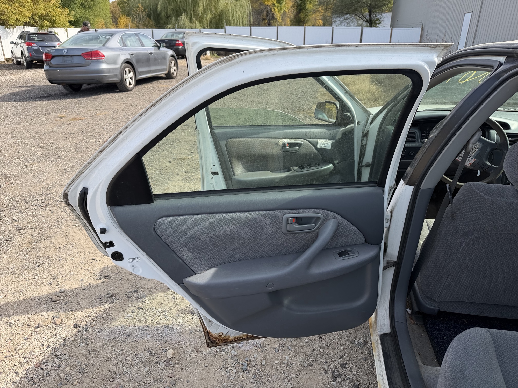2000 toyota camry ce with 130717 miles for sale near Elk River, Minnesota 106676_25_drv_rear_door_panel.jpg