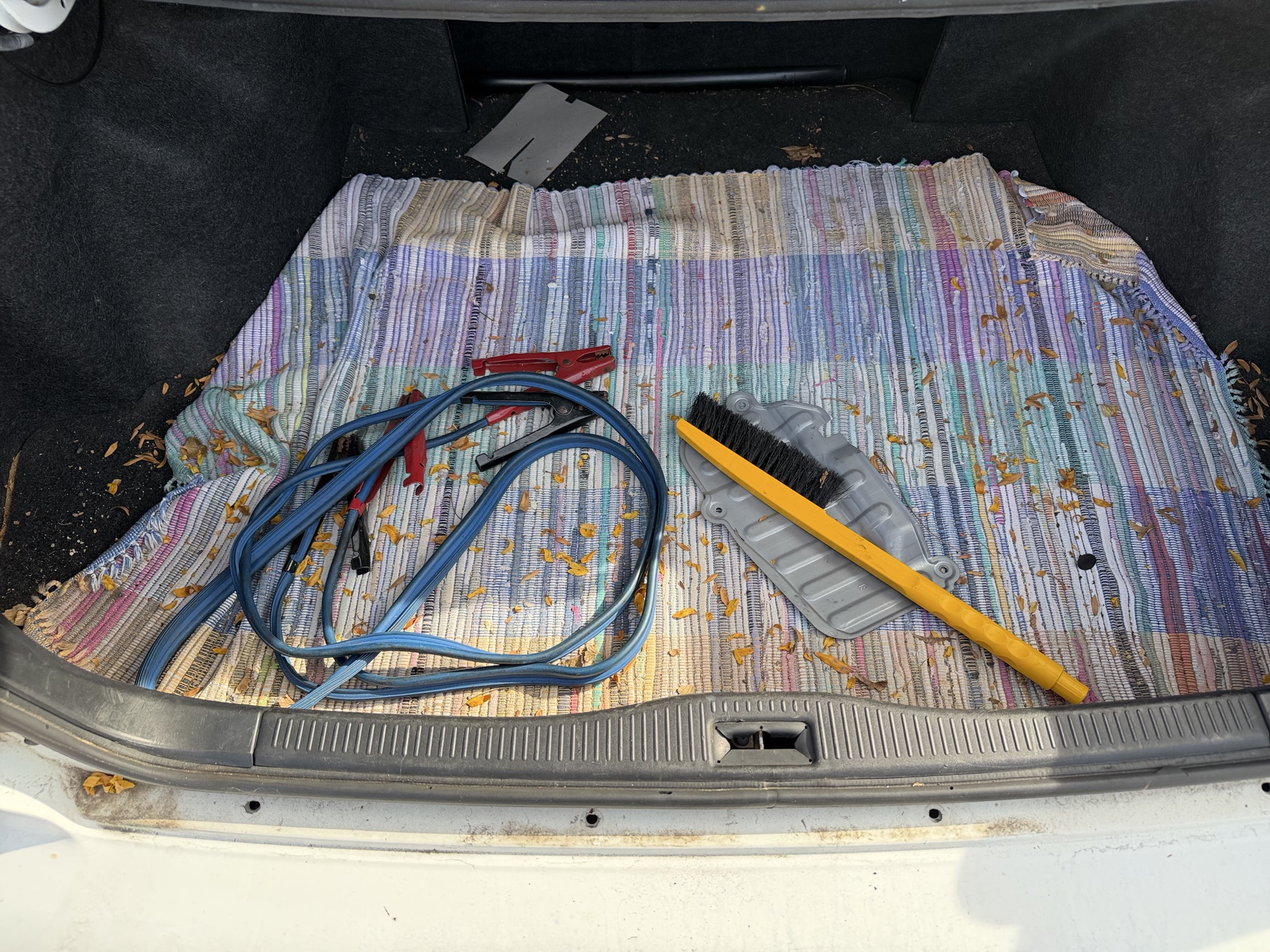 2000 toyota camry ce with 130717 miles for sale near Elk River, Minnesota 106676_26_trunk.jpg