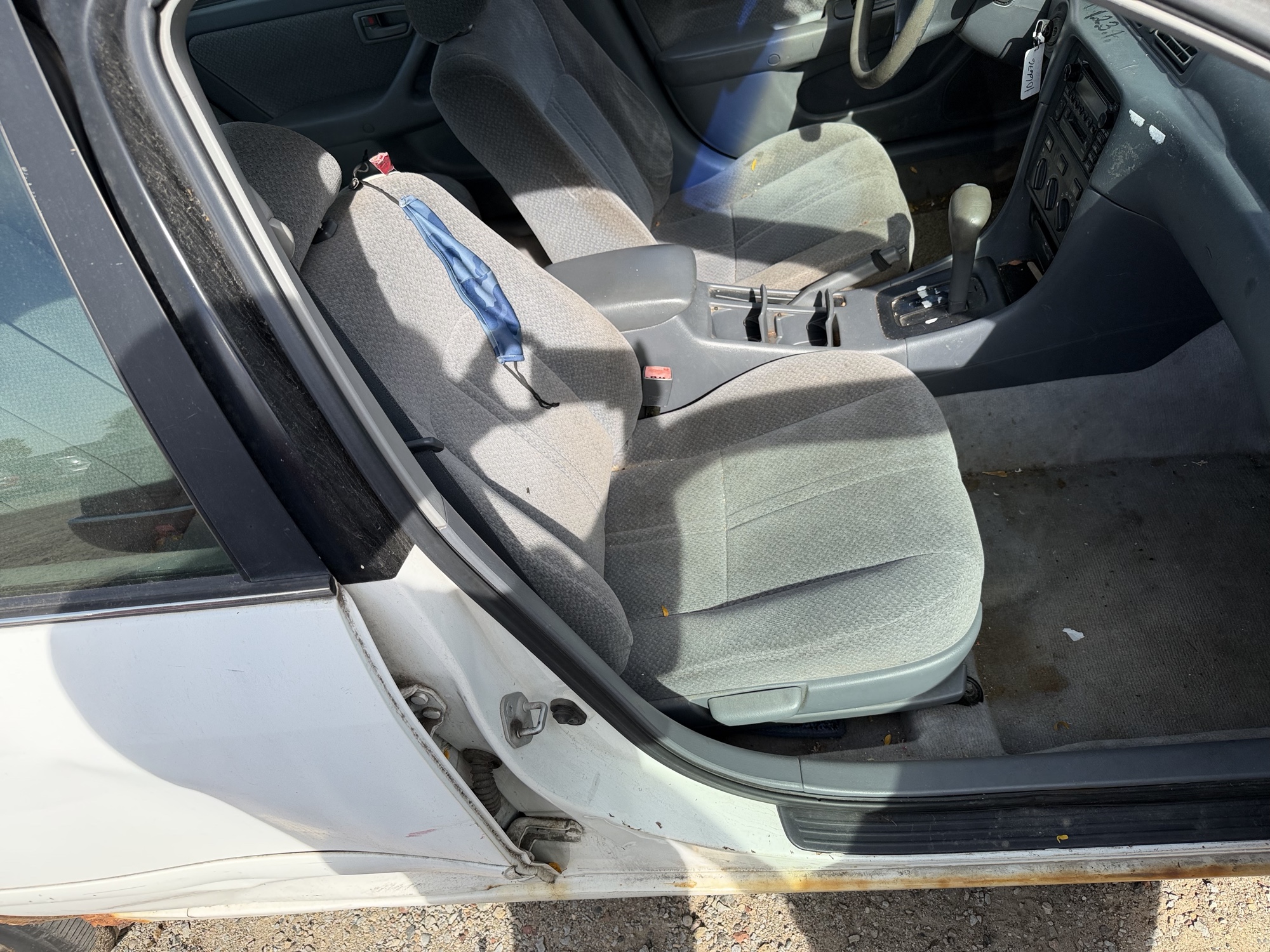 2000 toyota camry ce with 130717 miles for sale near Elk River, Minnesota 106676_31_passenger_seat.jpg