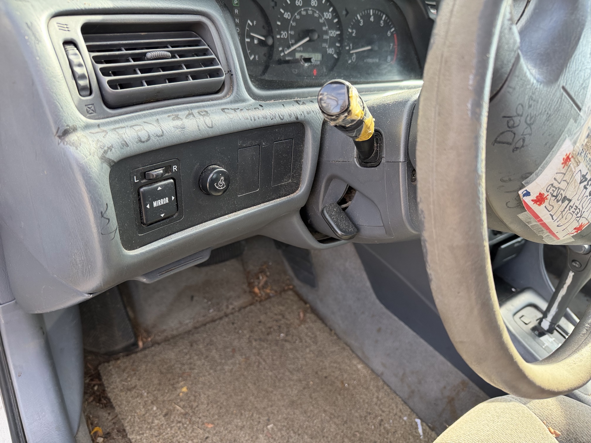 2000 toyota camry ce with 130717 miles for sale near Elk River, Minnesota 106676_37_left_of_steering_wheel.jpg