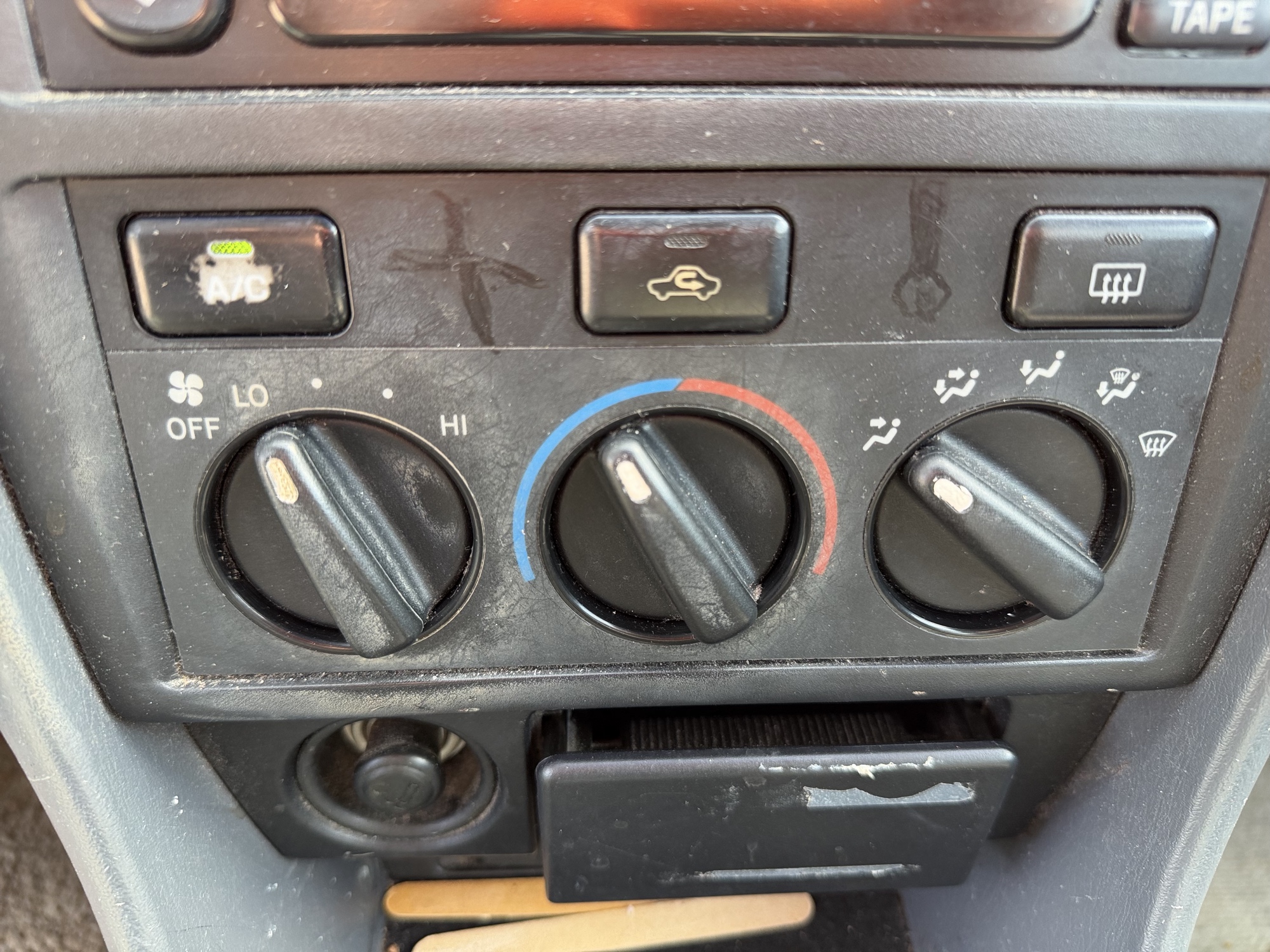 2000 toyota camry ce with 130717 miles for sale near Elk River, Minnesota 106676_40_climate_control.jpg