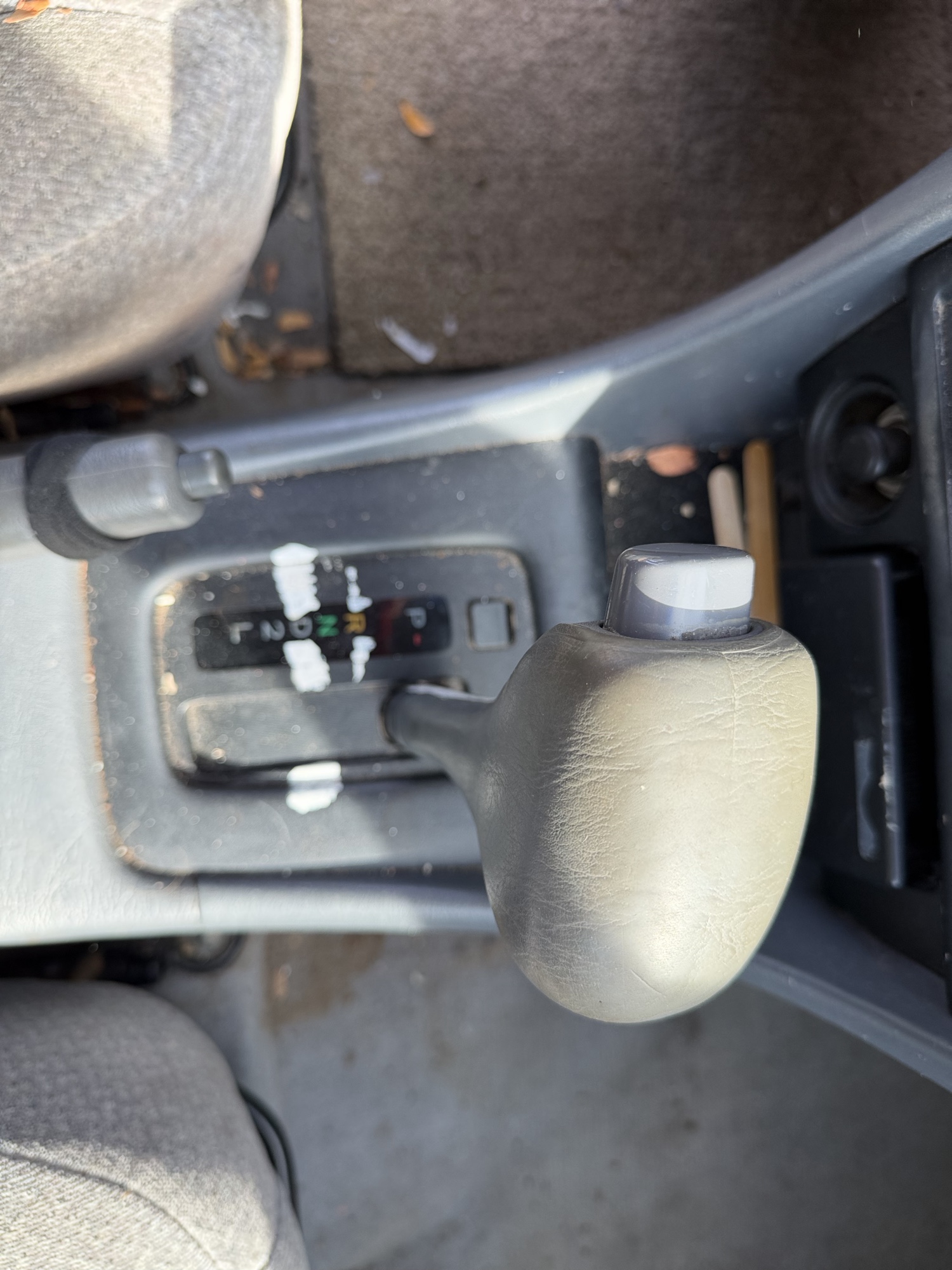 2000 toyota camry ce with 130717 miles for sale near Elk River, Minnesota 106676_41_shifter.jpg