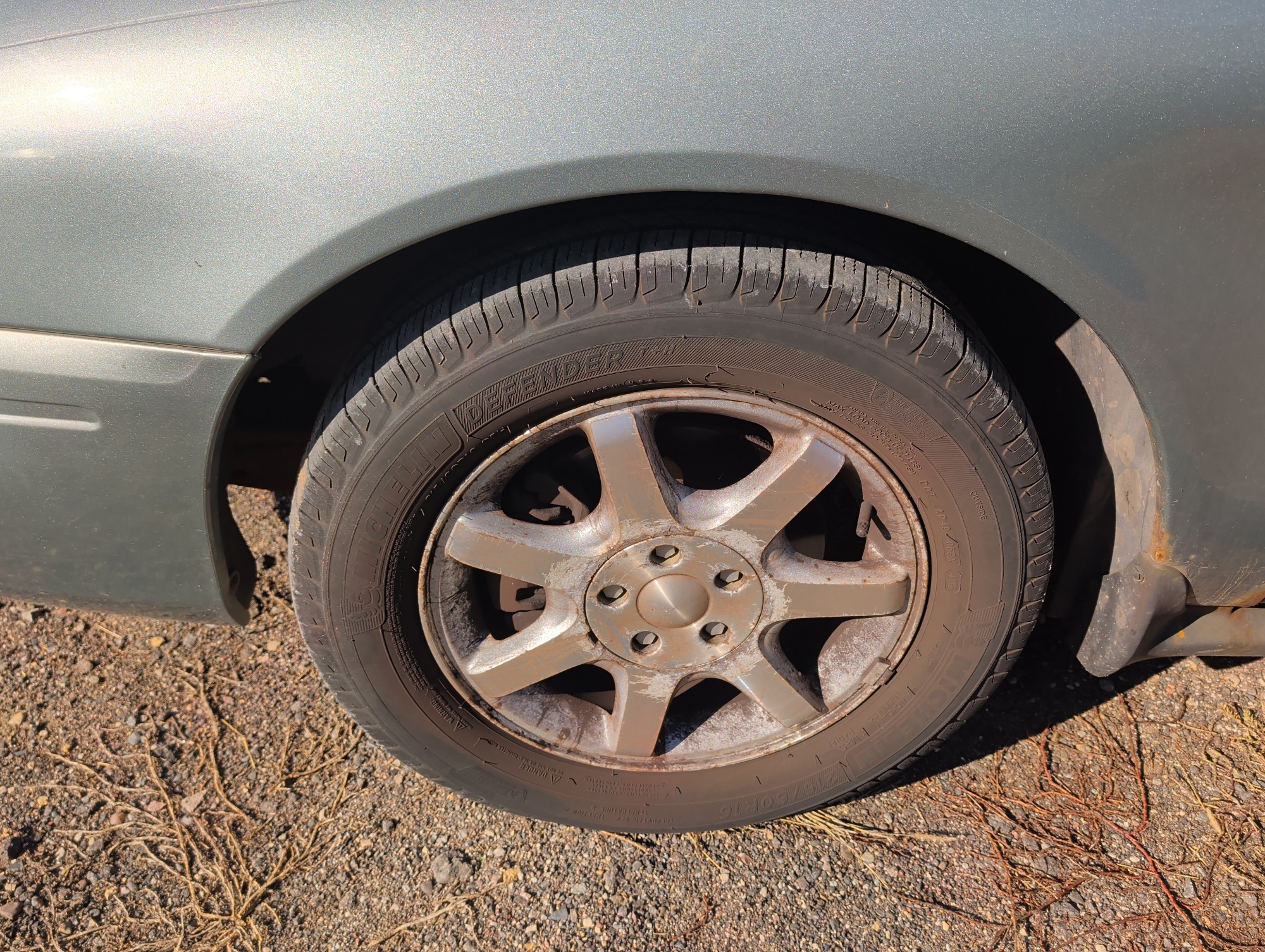 2006 ford taurus sel with 151678 miles for sale near Elk River, Minnesota 106677_12_drv_front_wheel.jpg
