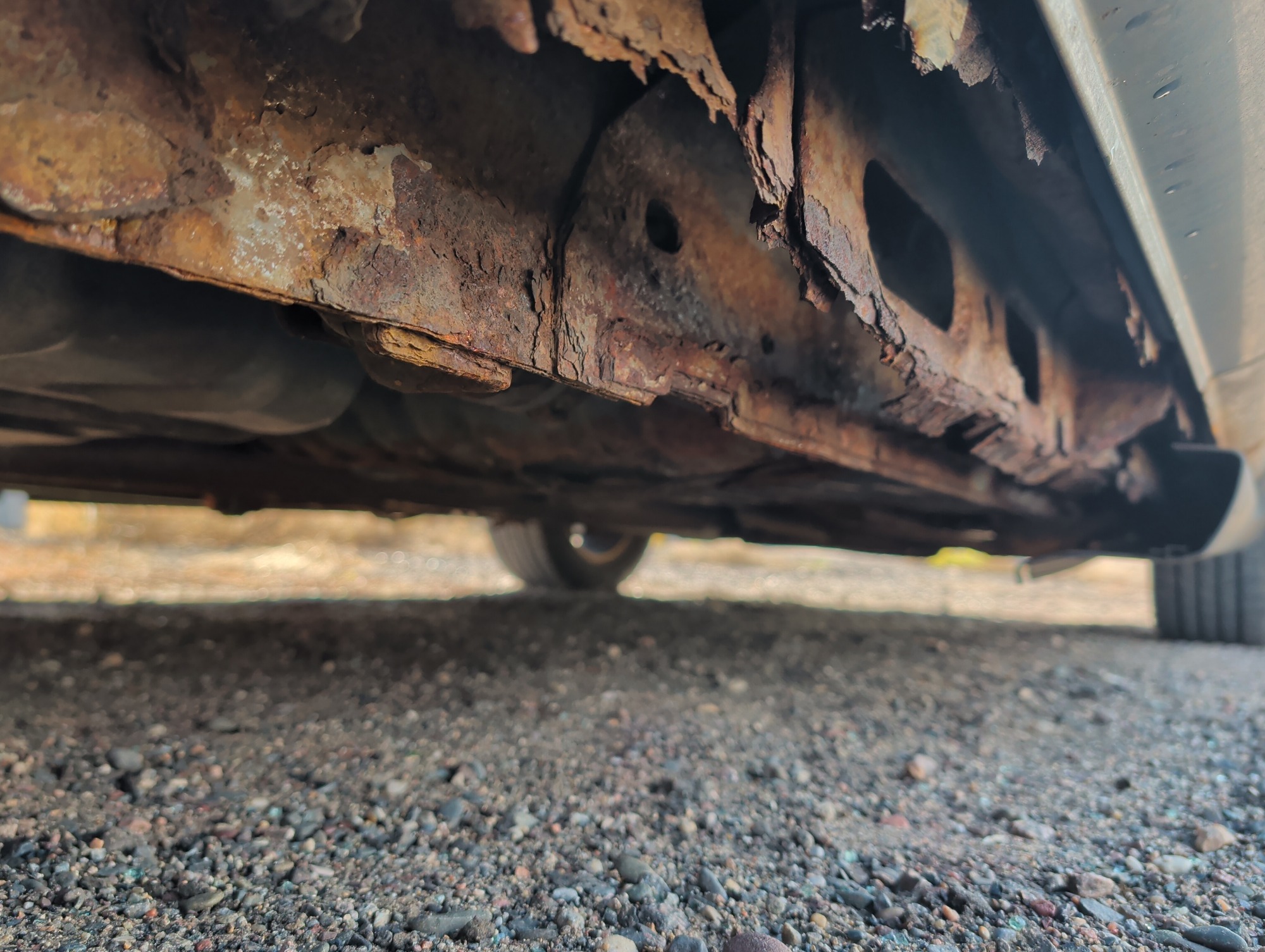 2006 ford taurus sel with 151678 miles for sale near Elk River, Minnesota 106677_20_undercar_rear_pass.jpg