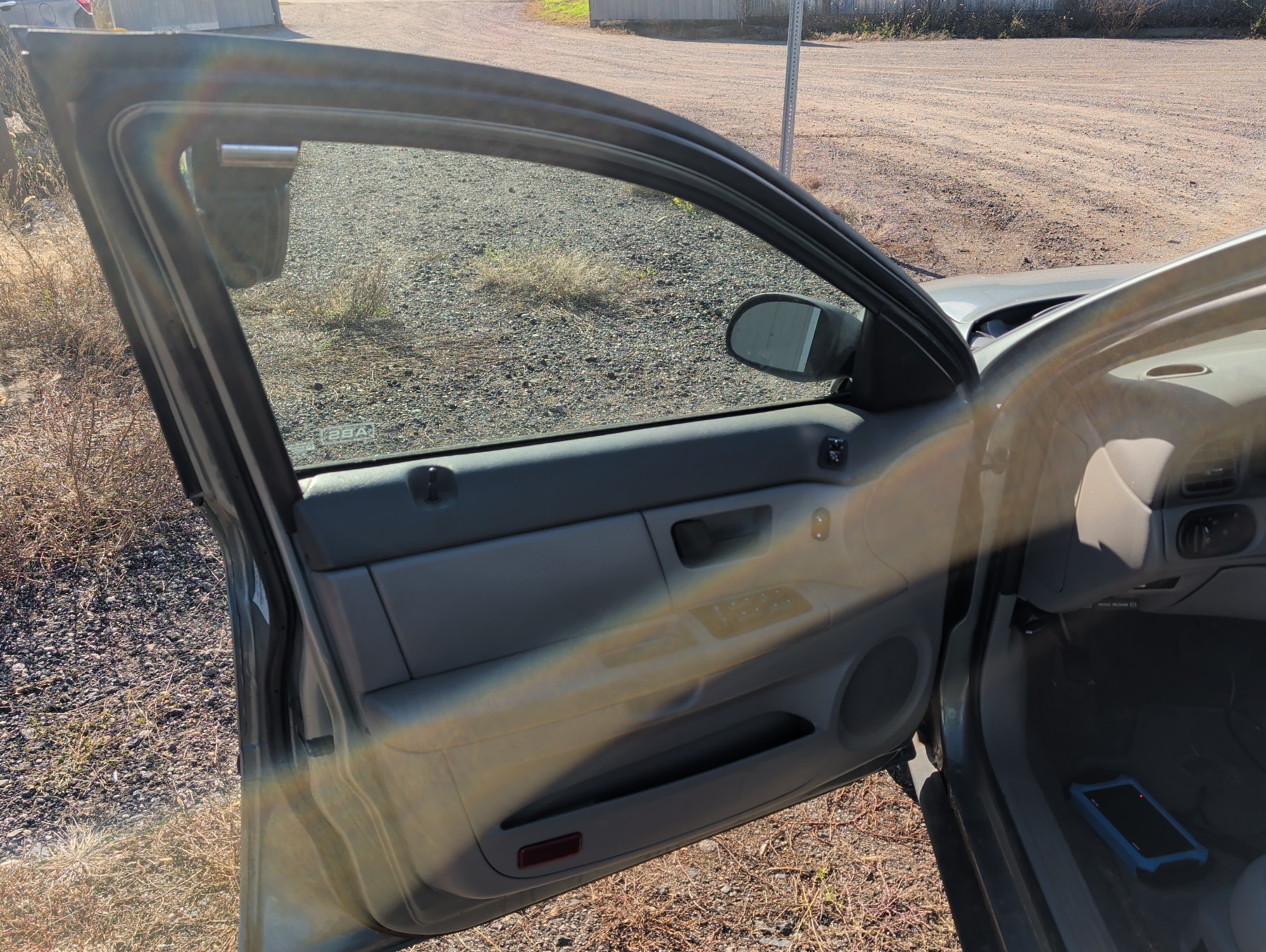 2006 ford taurus sel with 151678 miles for sale near Elk River, Minnesota 106677_23_driver_door_panel.jpg