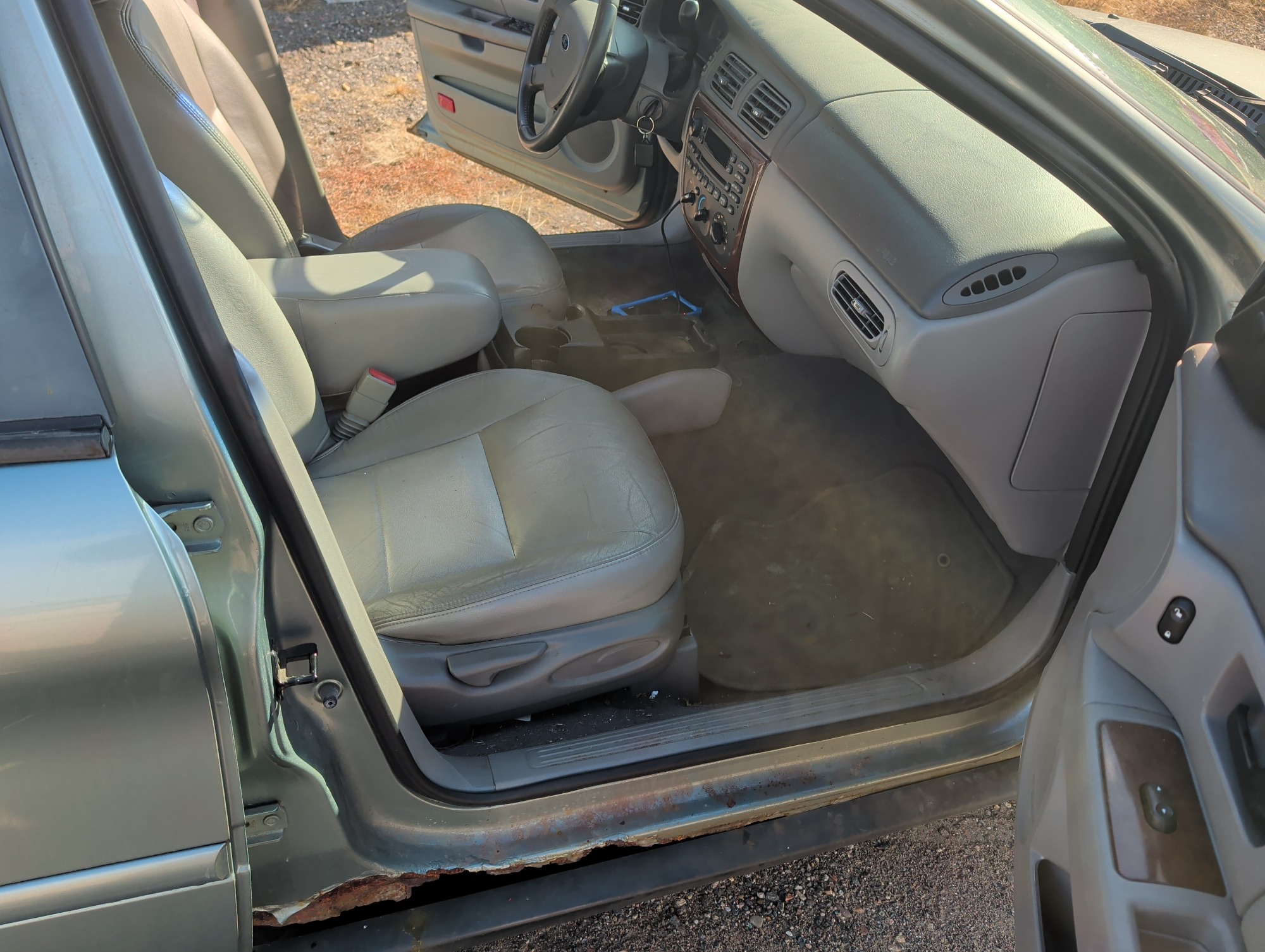2006 ford taurus sel with 151678 miles for sale near Elk River, Minnesota 106677_31_passenger_seat.jpg