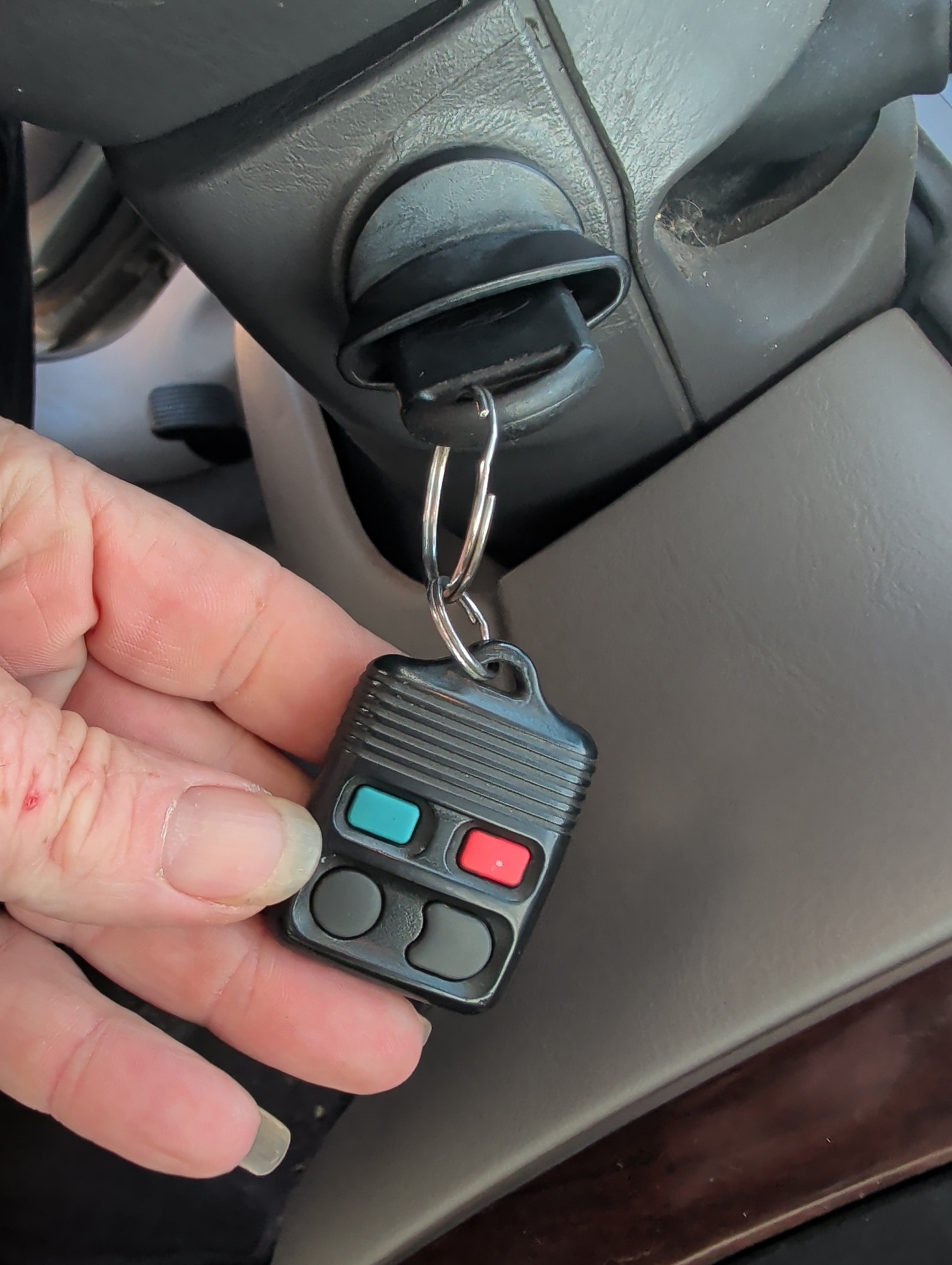 2006 ford taurus sel with 151678 miles for sale near Elk River, Minnesota 106677_51_keys.jpg