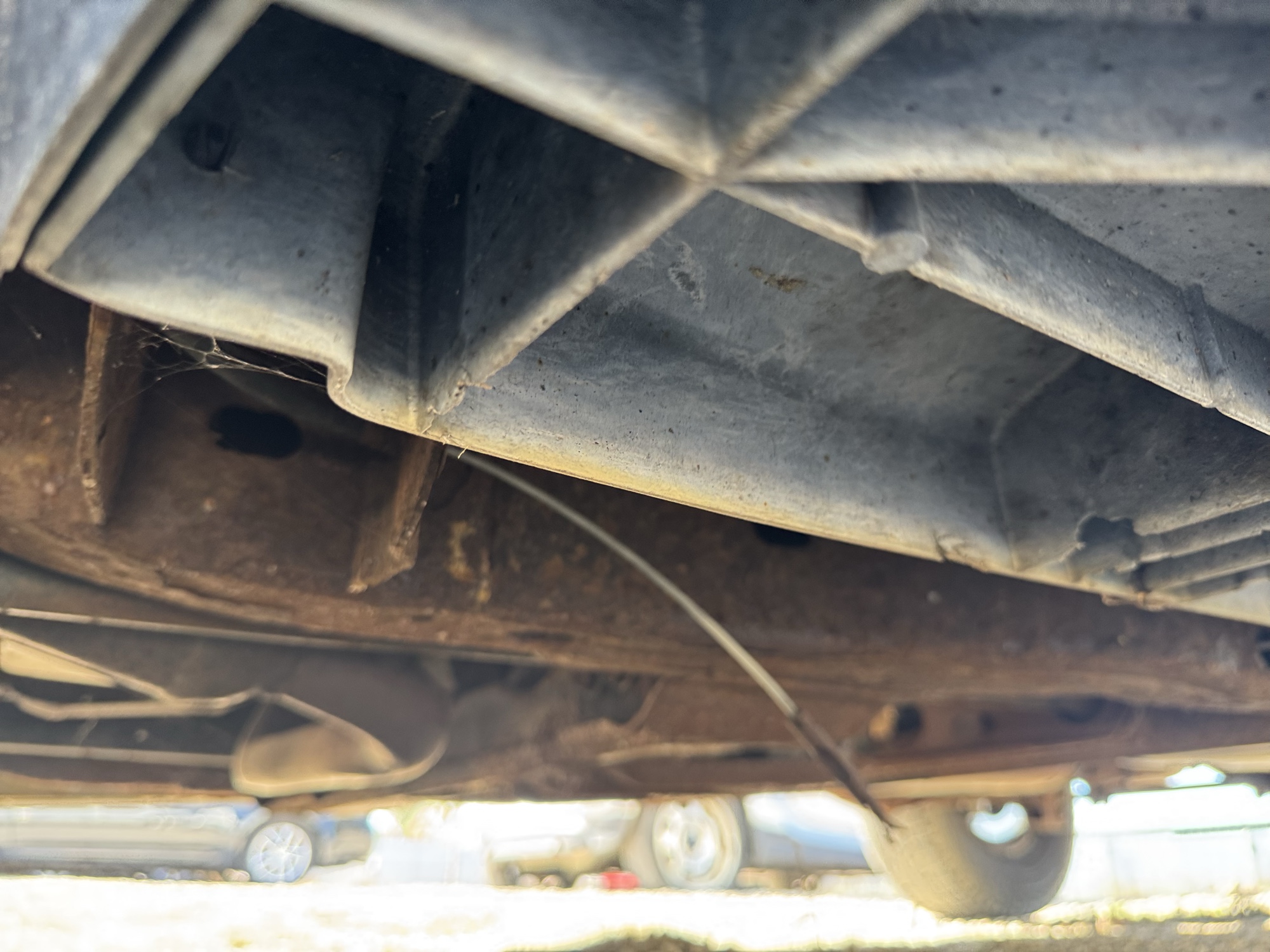 2002 gmc yukon 4wd with 268752 miles for sale near Elk River, Minnesota 106679_17_undercar_drv_side.jpg