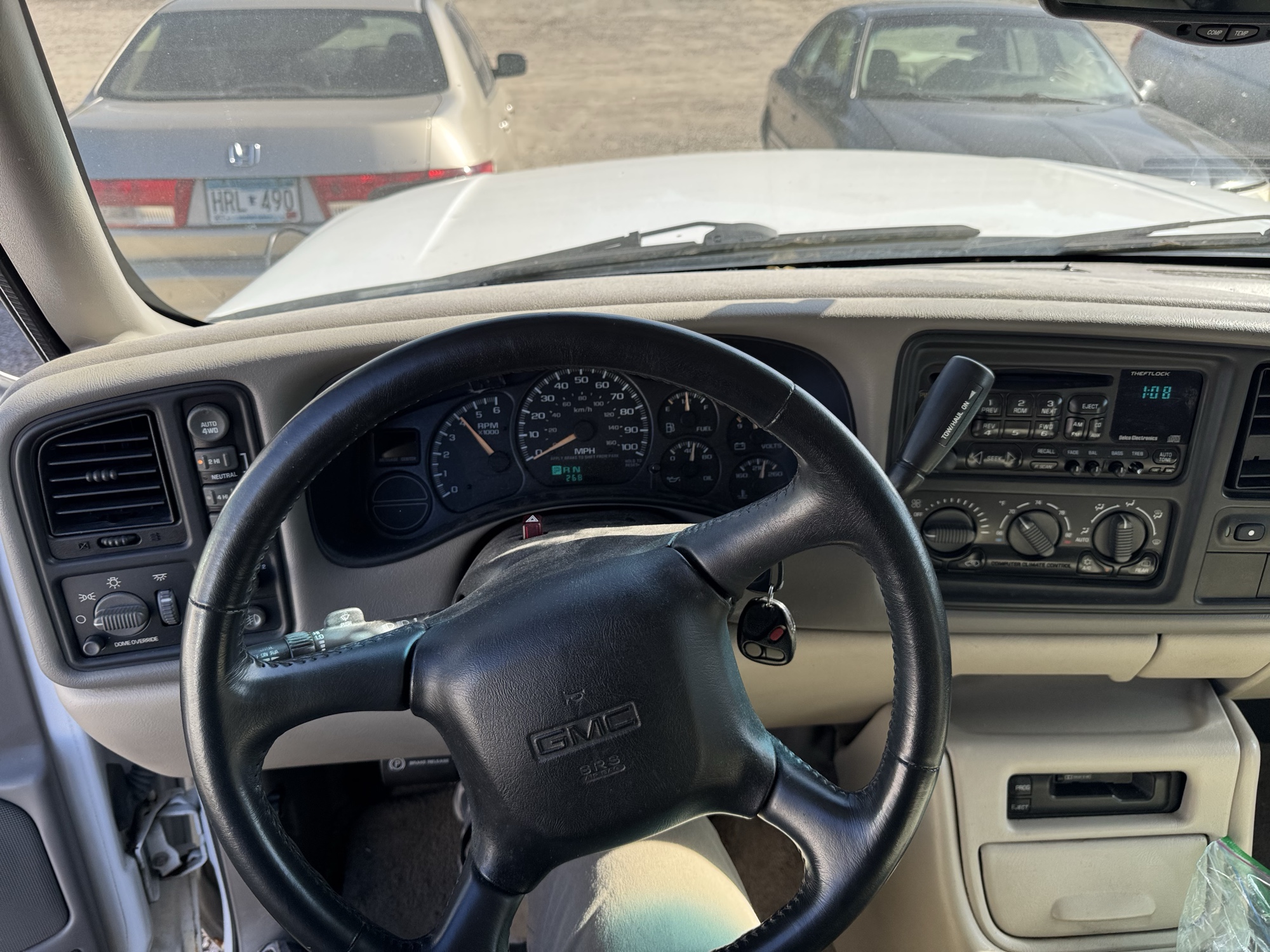 2002 gmc yukon 4wd with 268752 miles for sale near Elk River, Minnesota 106679_33_dash_from_driver.jpg