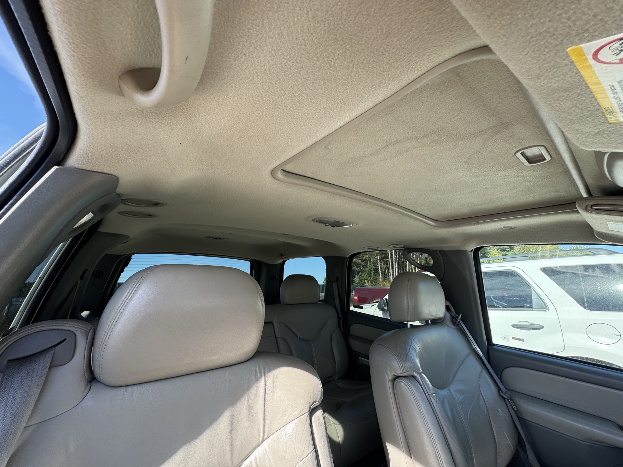 2002 gmc yukon 4wd with 268752 miles for sale near Elk River, Minnesota 106679_35_headliner_sunroof.jpg