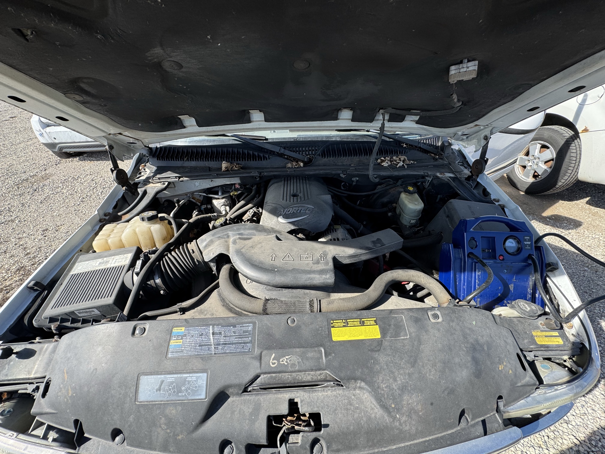 2002 gmc yukon 4wd with 268752 miles for sale near Elk River, Minnesota 106679_49_engine_bay.jpg