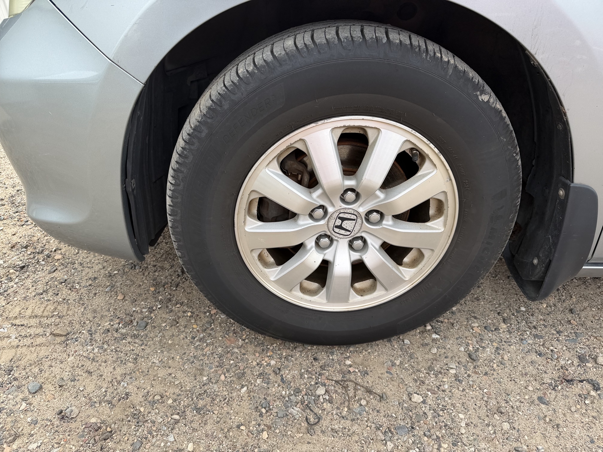 2009 honda odyssey with 273492 miles for sale near Elk River, Minnesota 106682_12_drv_front_wheel.jpg