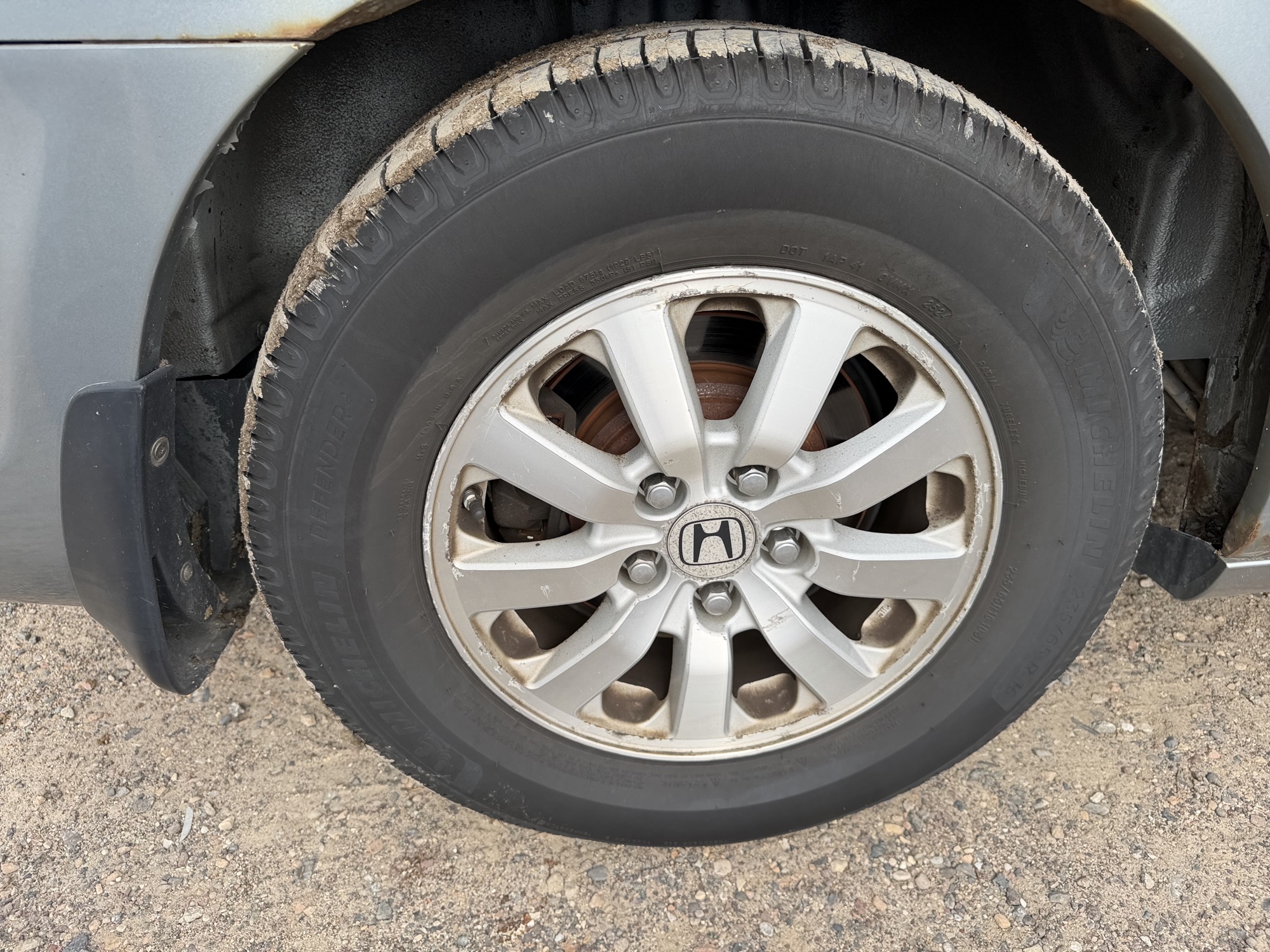 2009 honda odyssey with 273492 miles for sale near Elk River, Minnesota 106682_14_rear_pass_wheel.jpg
