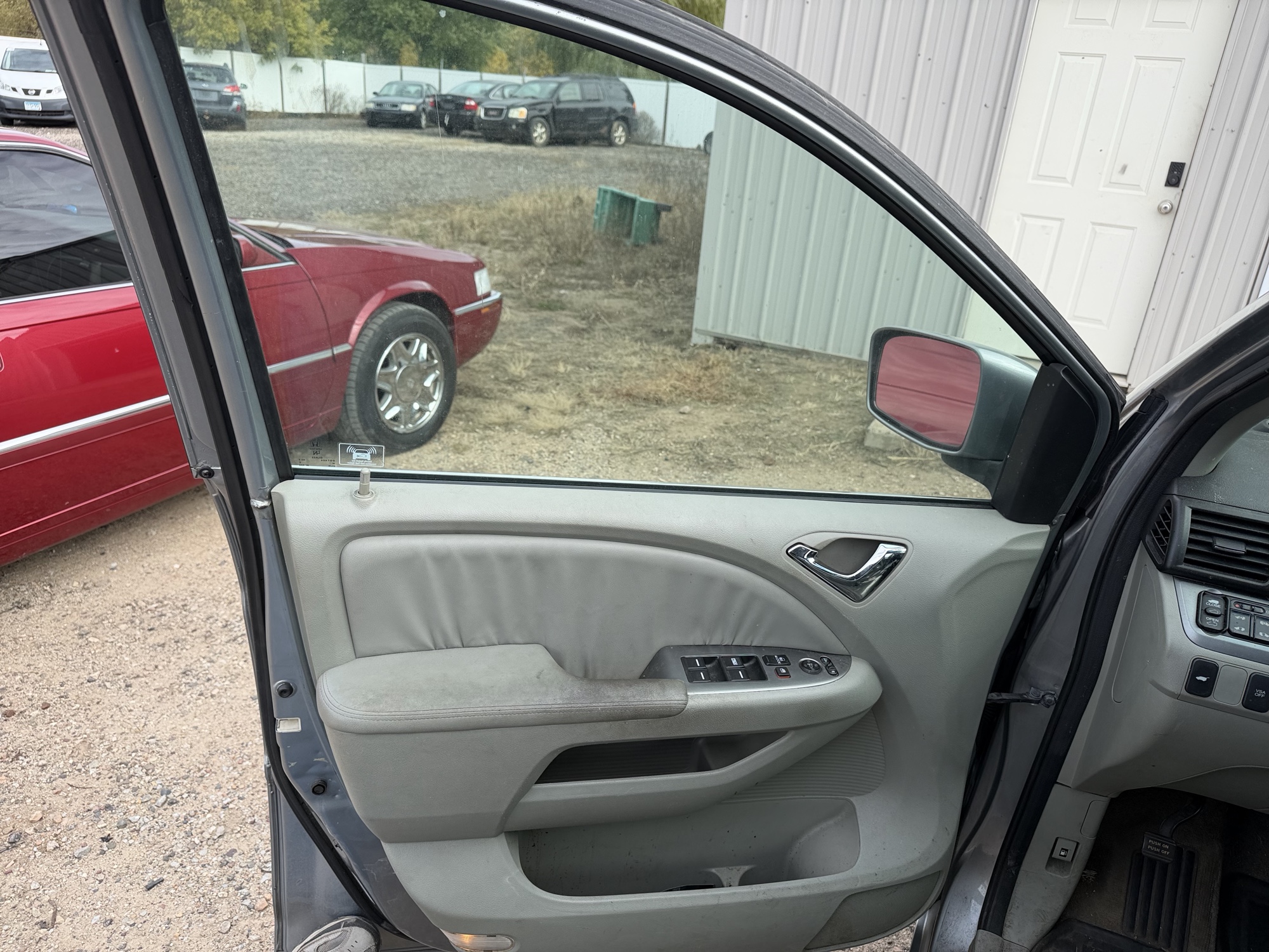 2009 honda odyssey with 273492 miles for sale near Elk River, Minnesota 106682_23_driver_door_panel.jpg