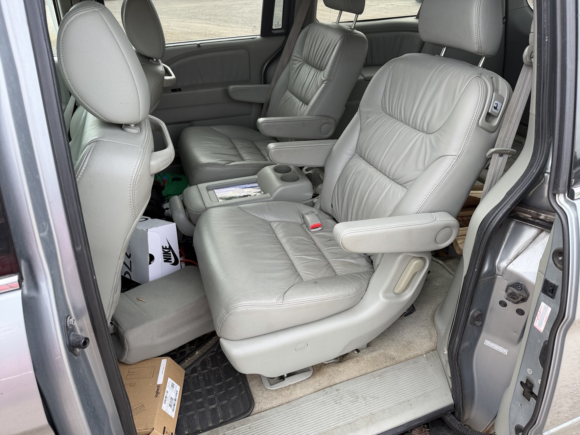 2009 honda odyssey with 273492 miles for sale near Elk River, Minnesota 106682_24_drv_rear_seat.jpg
