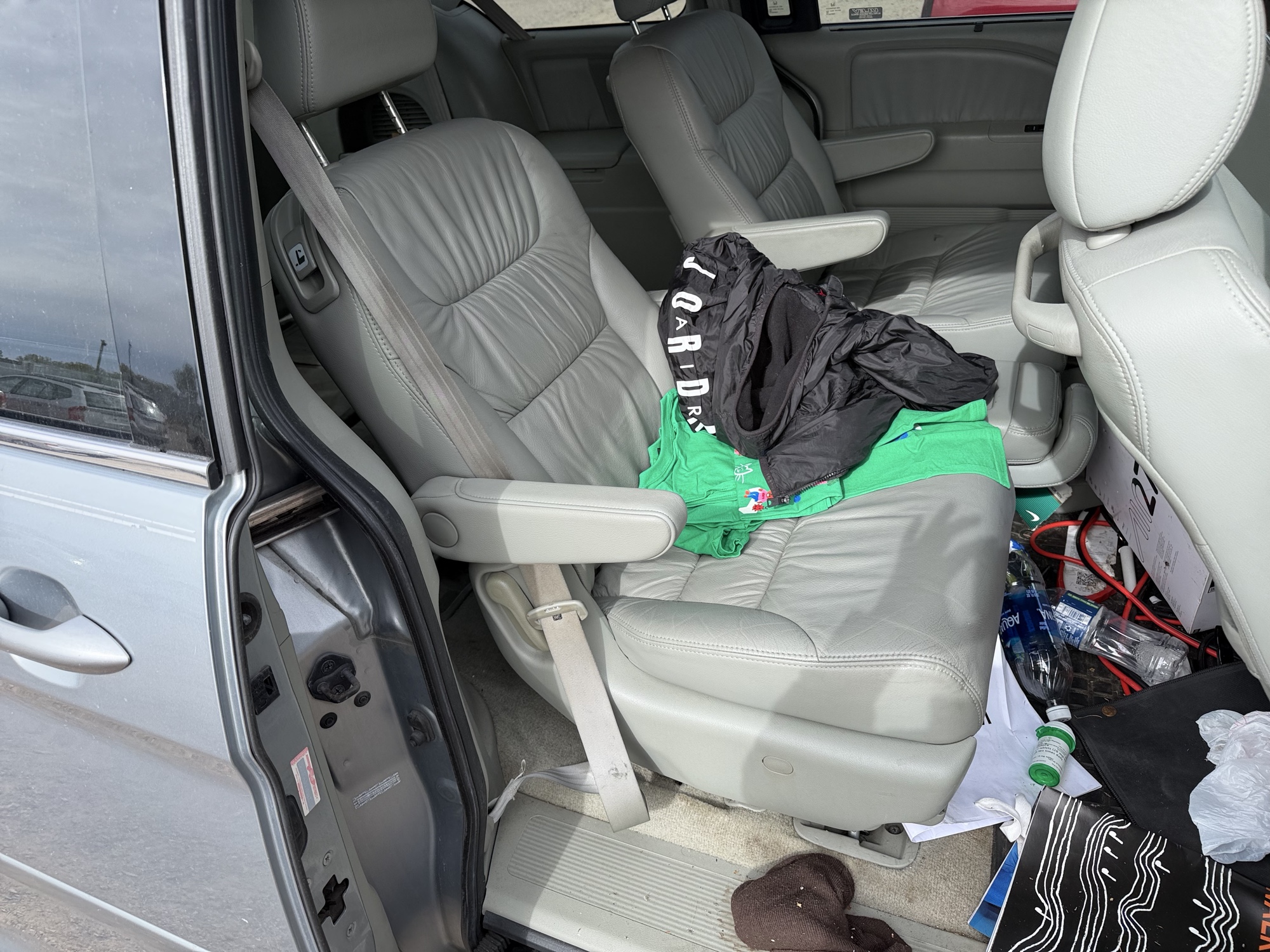 2009 honda odyssey with 273492 miles for sale near Elk River, Minnesota 106682_28_pass_rear_seat.jpg