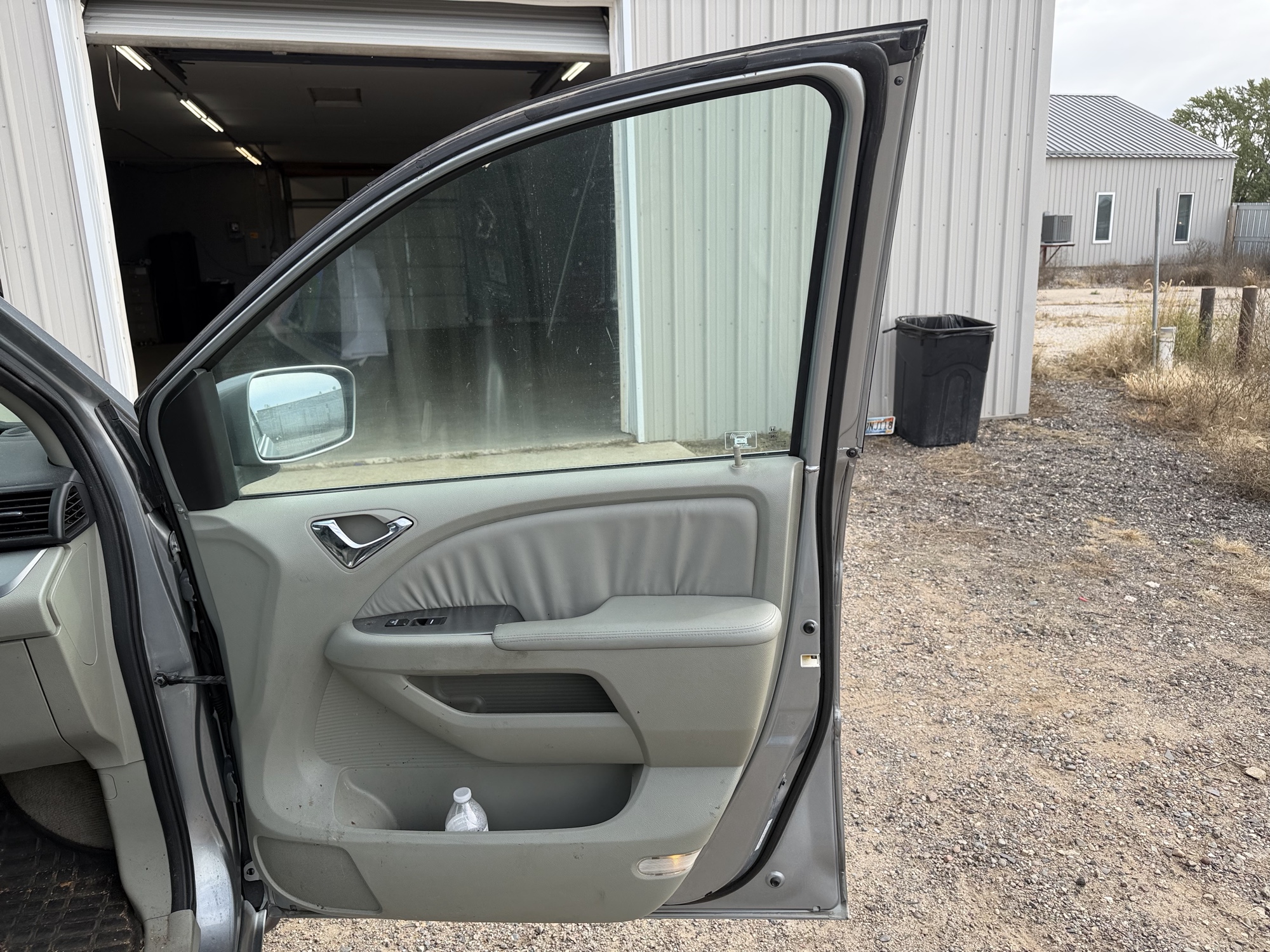 2009 honda odyssey with 273492 miles for sale near Elk River, Minnesota 106682_32_passenger_door_panel.jpg