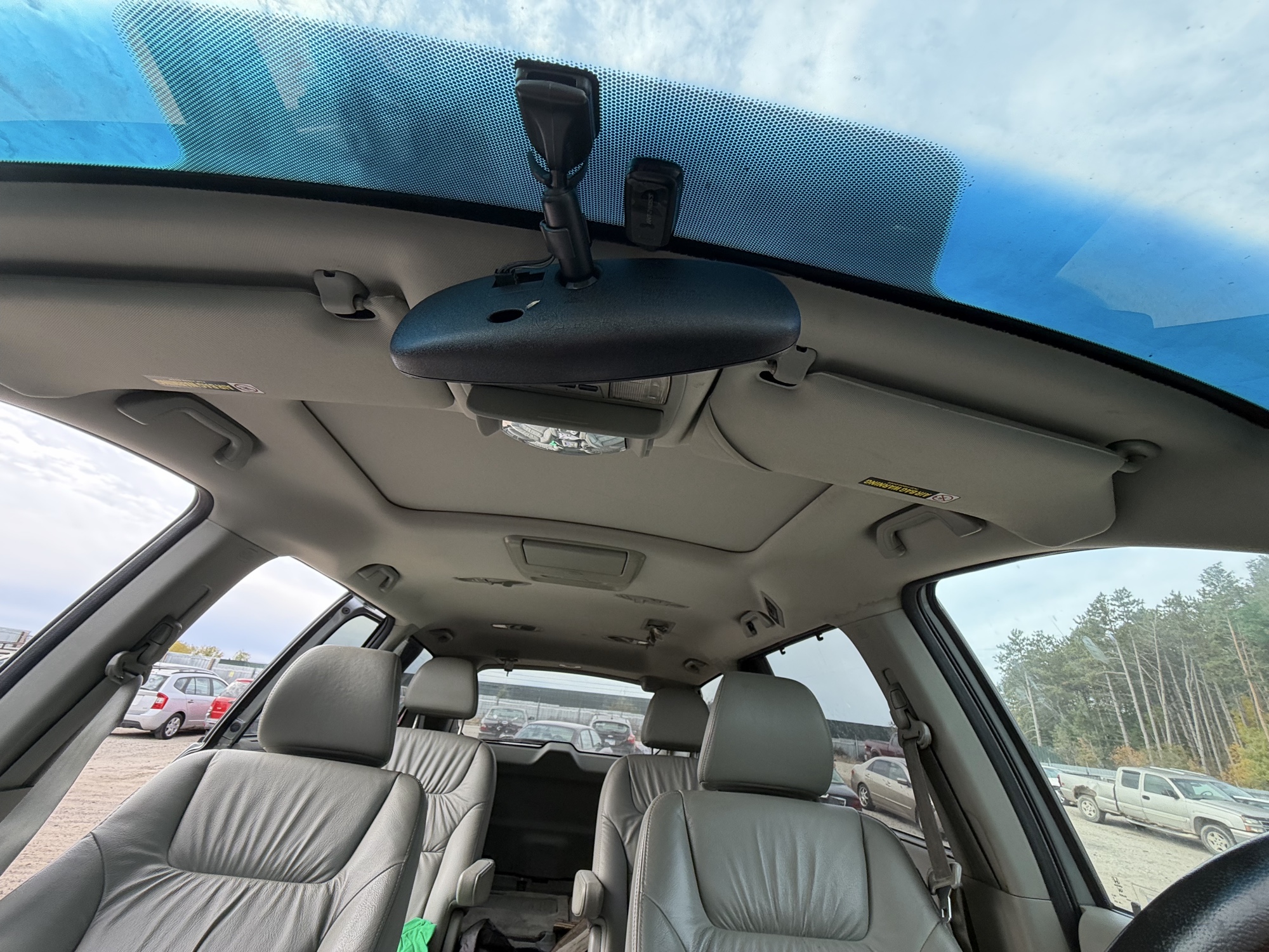 2009 honda odyssey with 273492 miles for sale near Elk River, Minnesota 106682_35_headliner_sunroof.jpg
