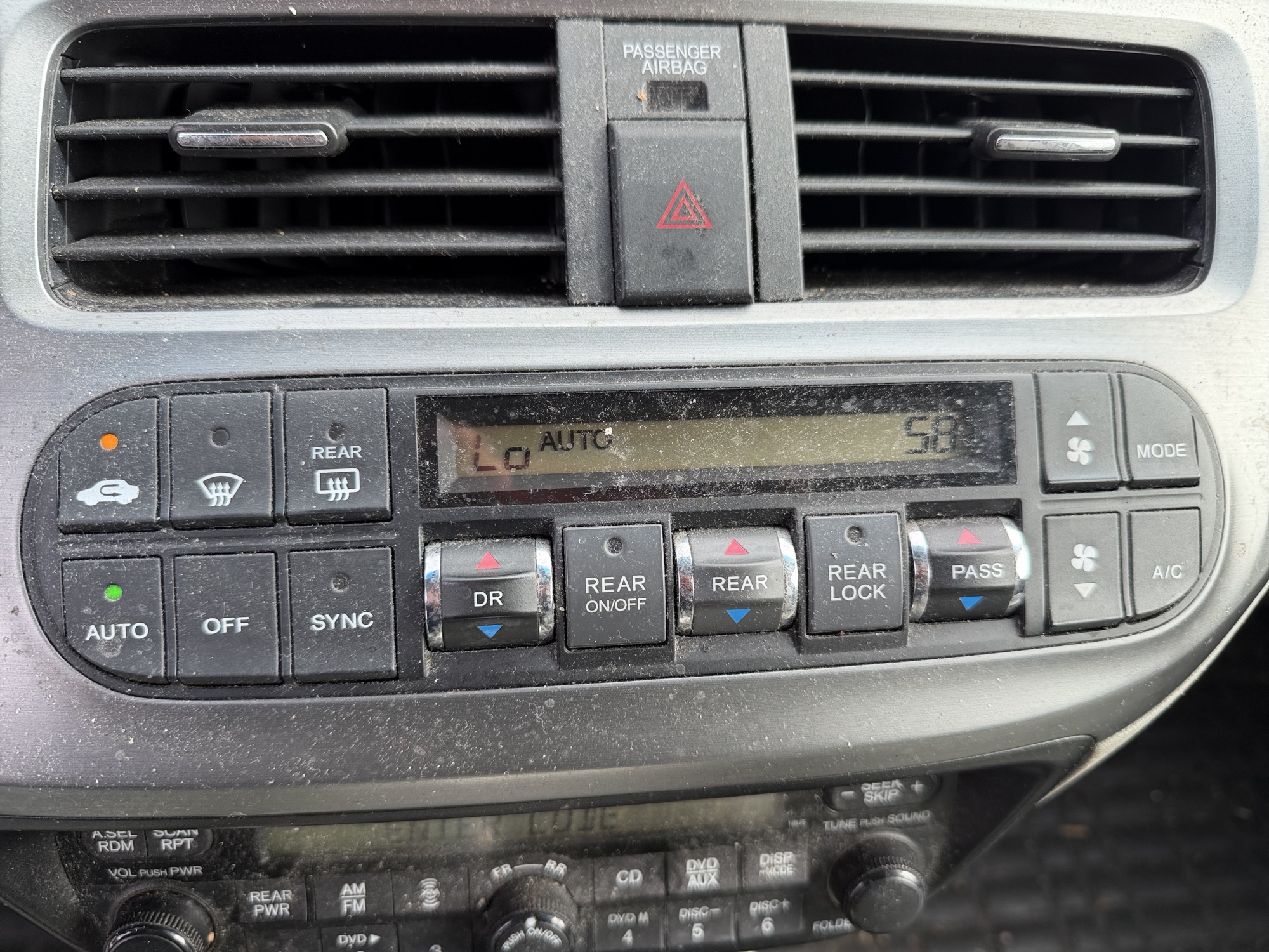 2009 honda odyssey with 273492 miles for sale near Elk River, Minnesota 106682_40_climate_control.jpg