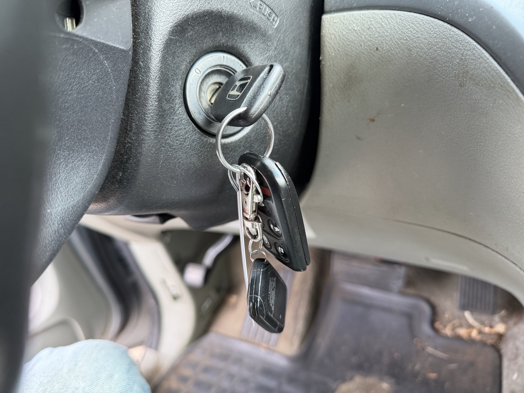 2009 honda odyssey with 273492 miles for sale near Elk River, Minnesota 106682_51_keys.jpg